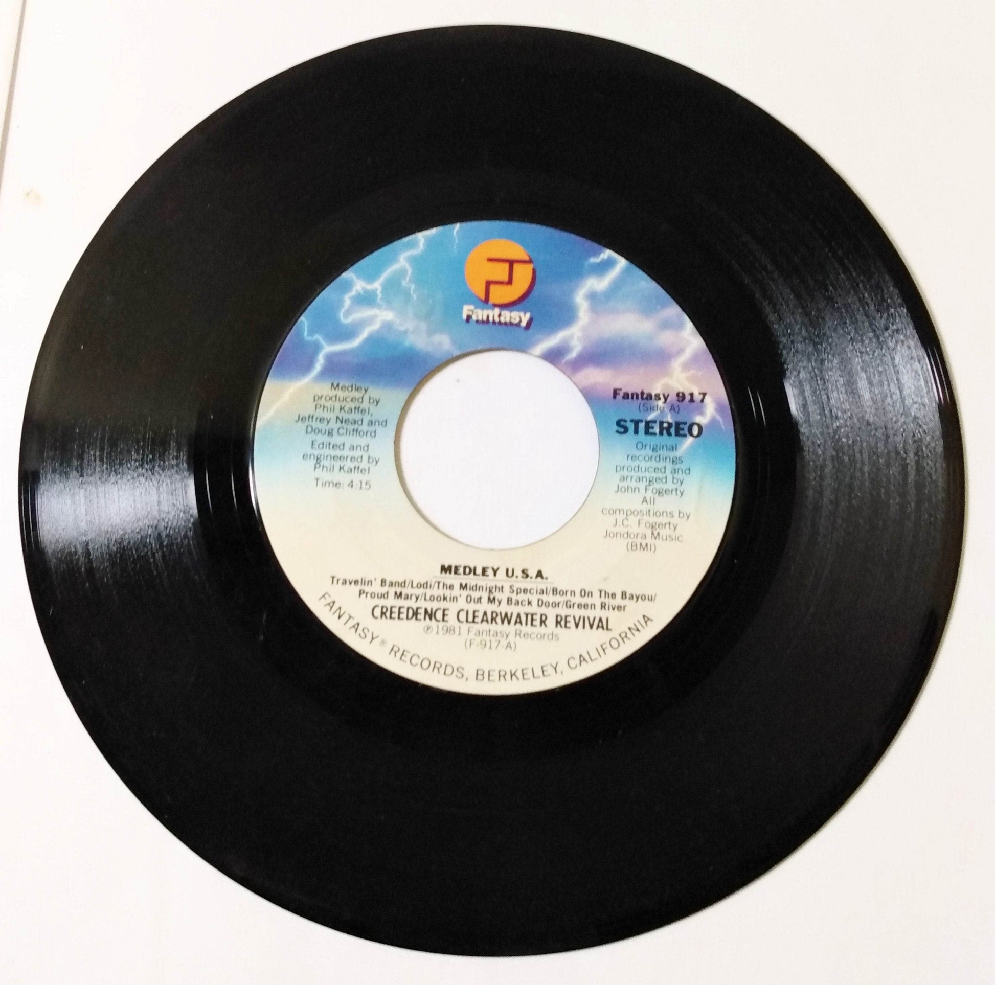 Creedence Clearwater Revival Medley U.S.A. / Bad Moon Rising 7" Vinyl 1981 - TulipStuff