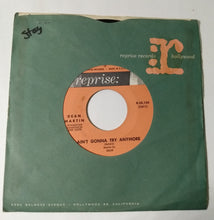Load image into Gallery viewer, Dean Martin Face In A Crowd / Ain&#39;t Gonna Try Anymore 7&quot; Vinyl 1963 - TulipStuff
