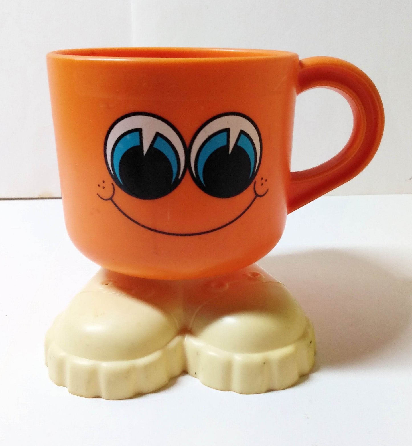 Deka Footsie Tootsie Happy Face Mug With Feet Made In USA 1970's - TulipStuff