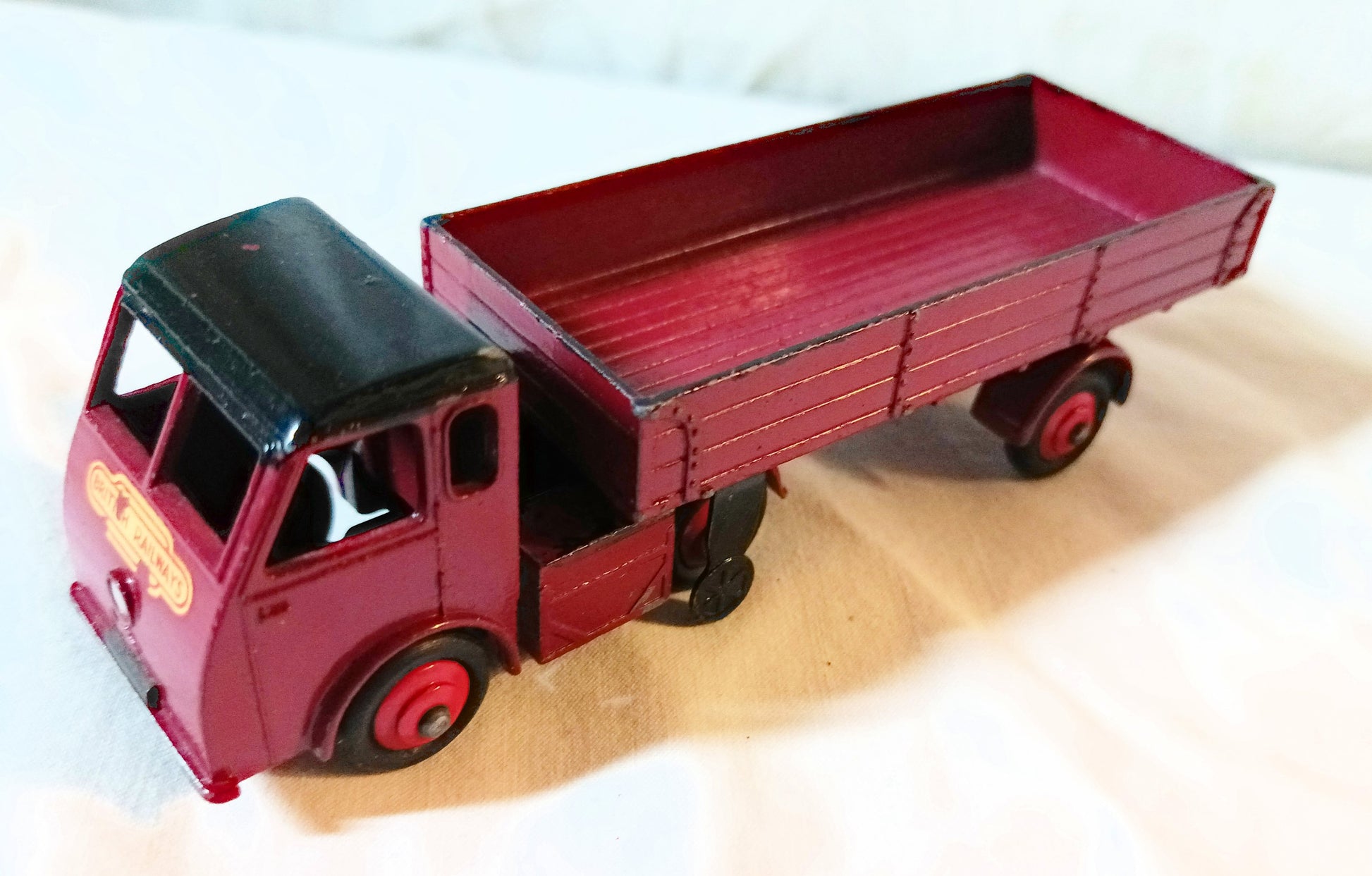 Dinky 30W Hindle Smart Helecs Electric Lorry British Railways 1953 - TulipStuff