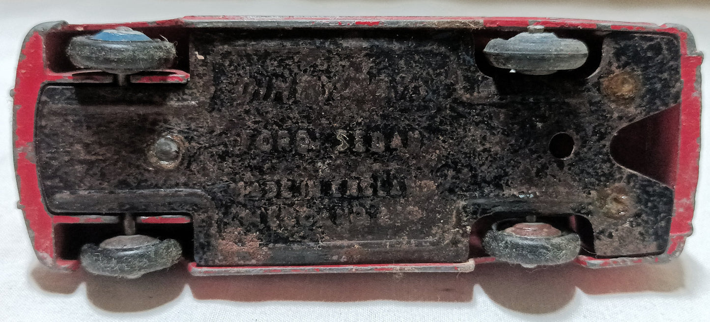 Dinky Toys 139a Ford Fordor Sedan Red England 1949 - TulipStuff