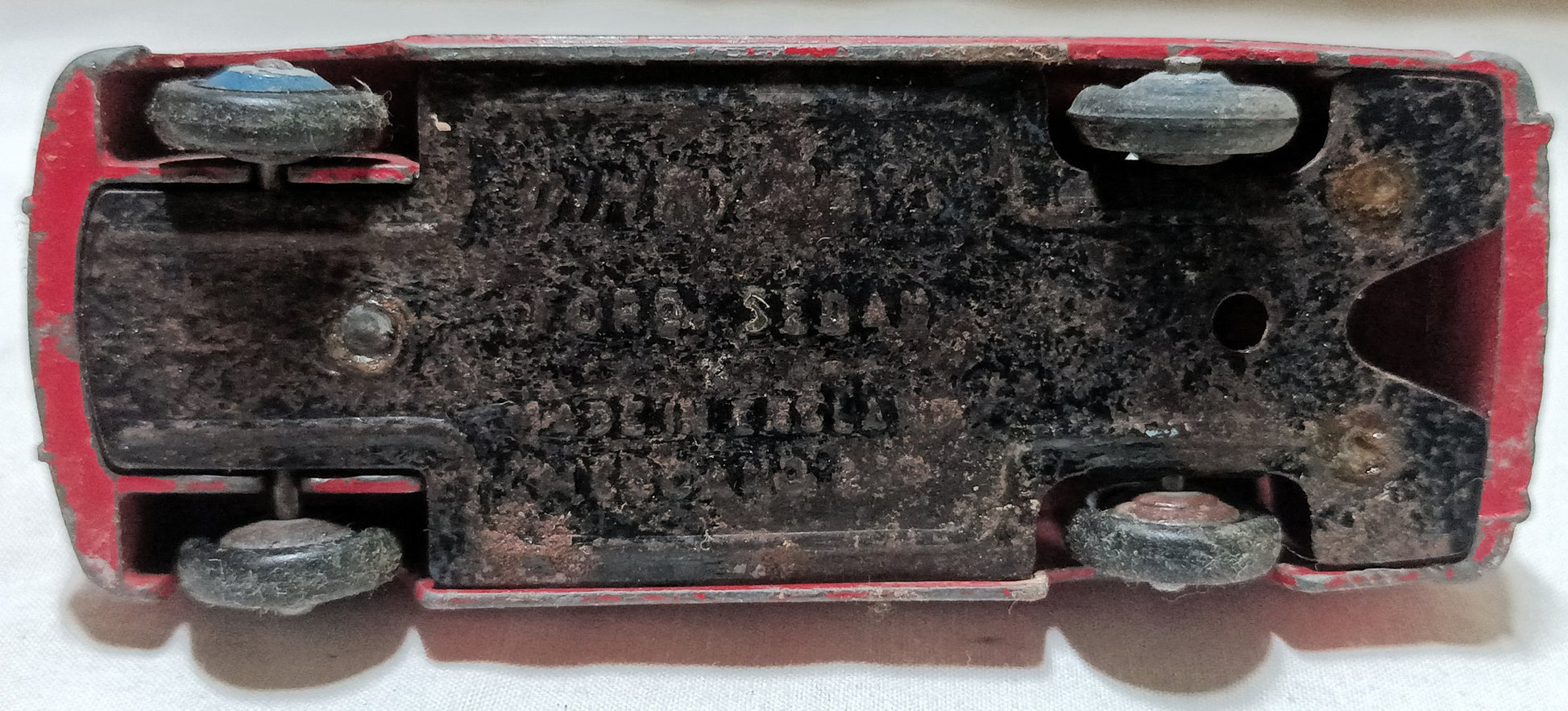 Dinky Toys 139a Ford Fordor Sedan Red England 1949 - TulipStuff