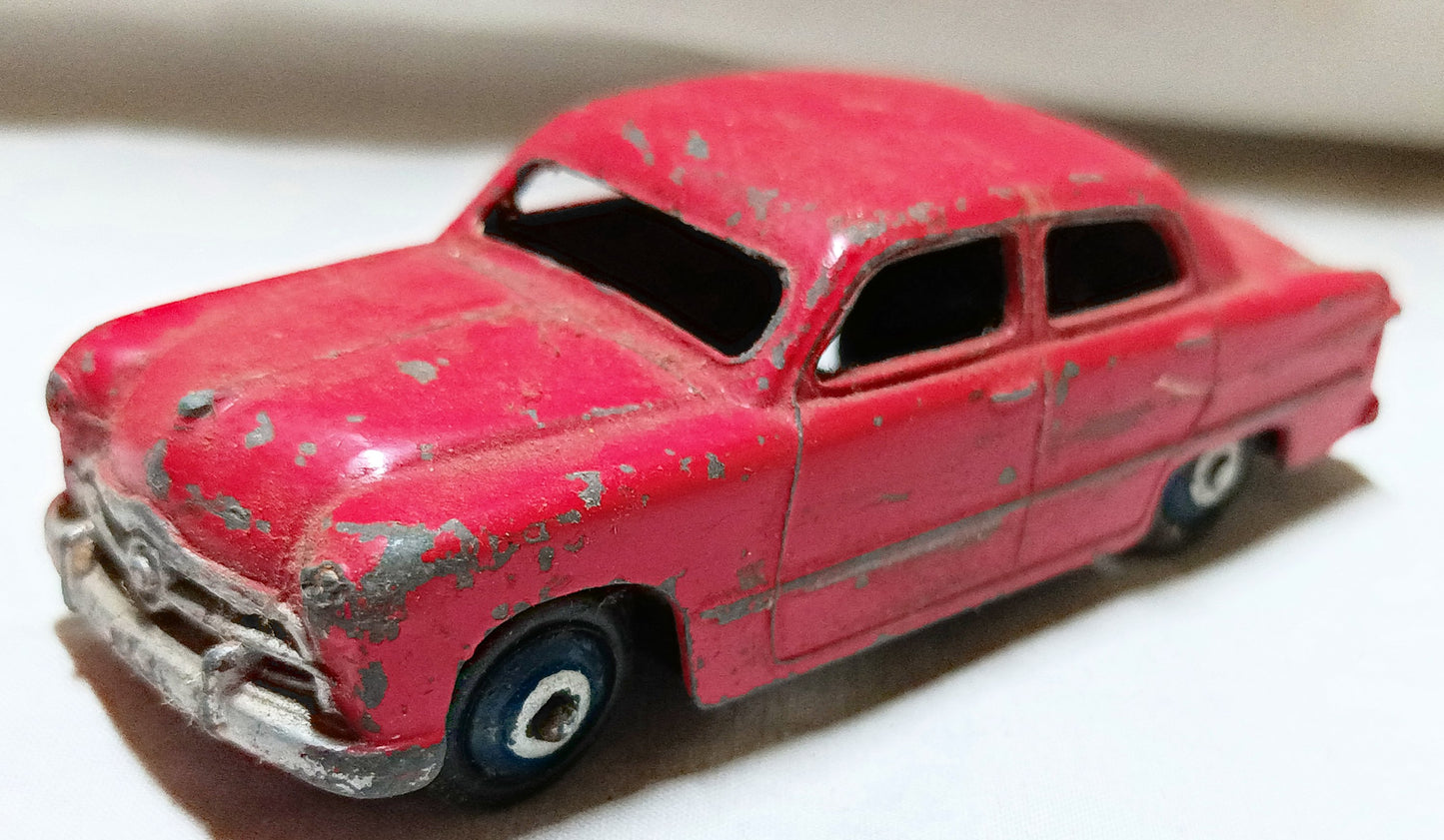 Dinky Toys 139a Ford Fordor Sedan Red England 1949 - TulipStuff