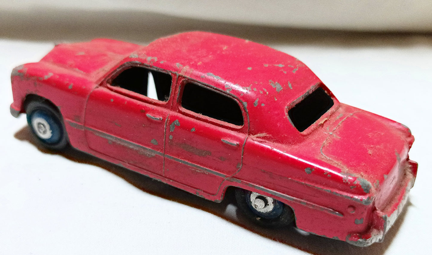Dinky Toys 139a Ford Fordor Sedan Red England 1949 - TulipStuff