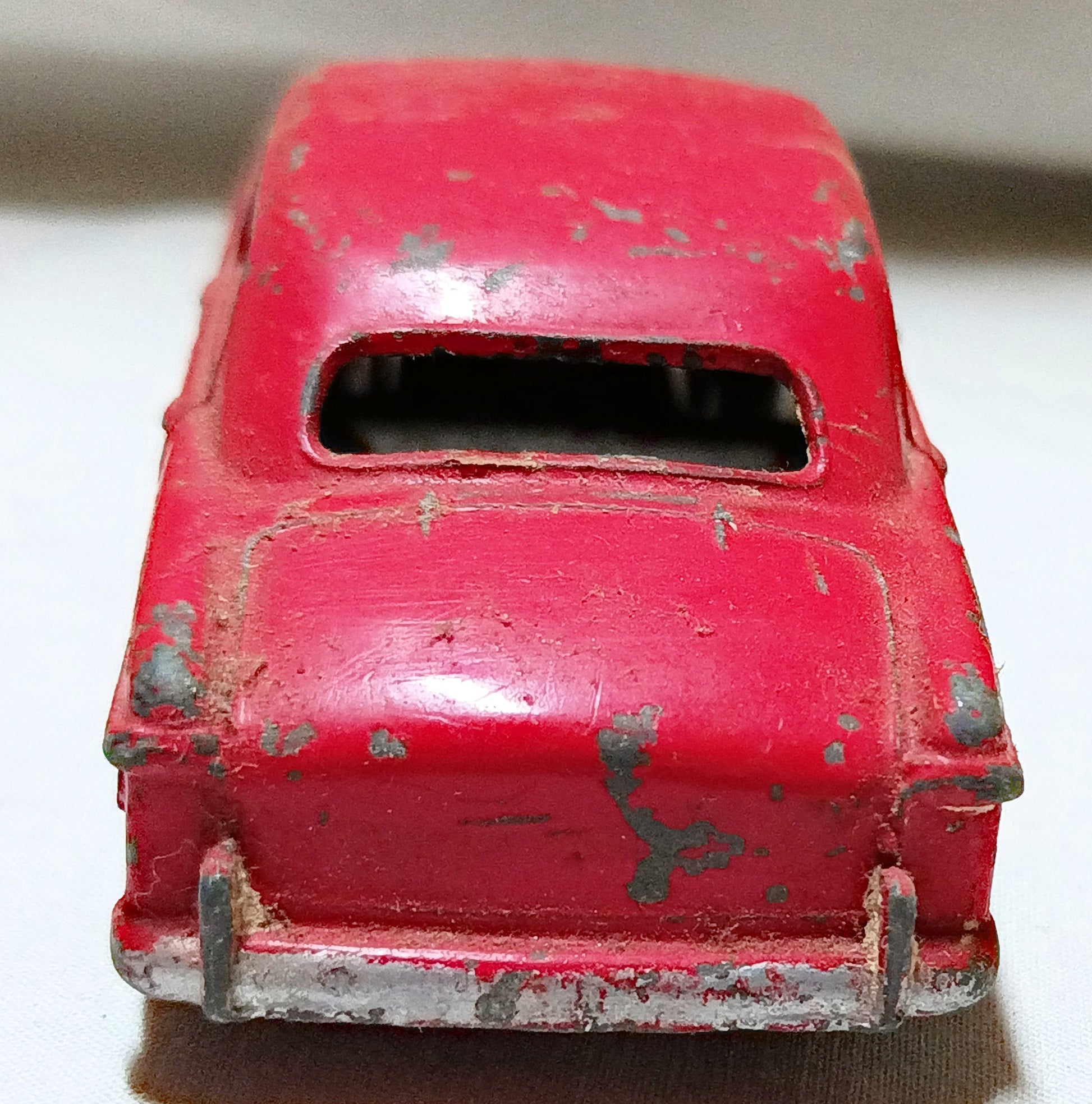Dinky Toys 139a Ford Fordor Sedan Red England 1949 - TulipStuff