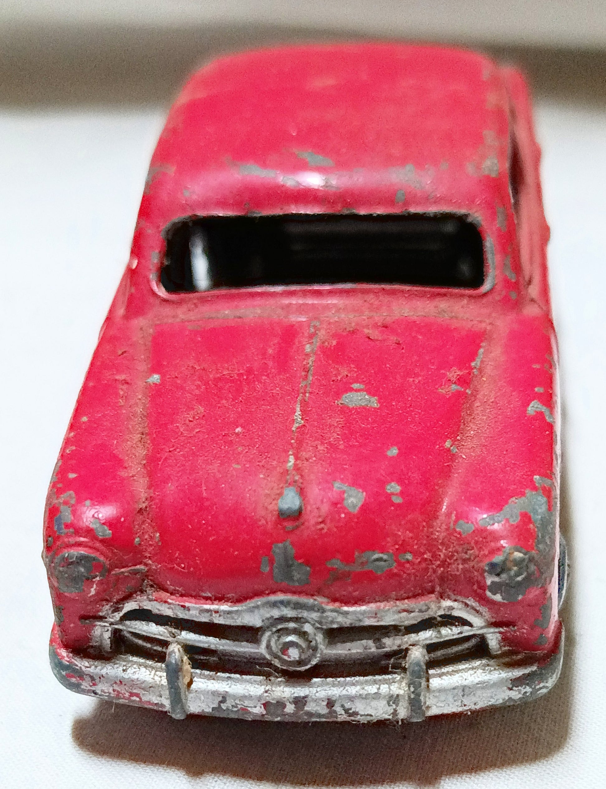 Dinky Toys 139a Ford Fordor Sedan Red England 1949 - TulipStuff
