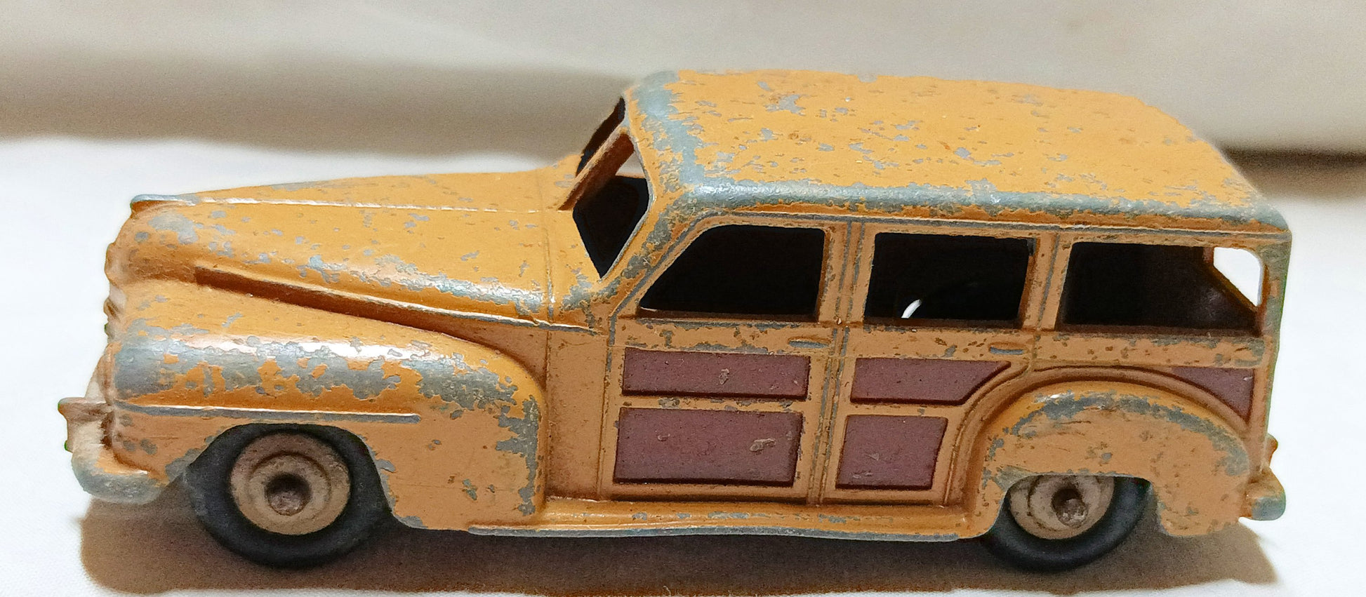 Dinky Toys 27F Plymouth Estate Car Woodie Wagon England 1950 - TulipStuff