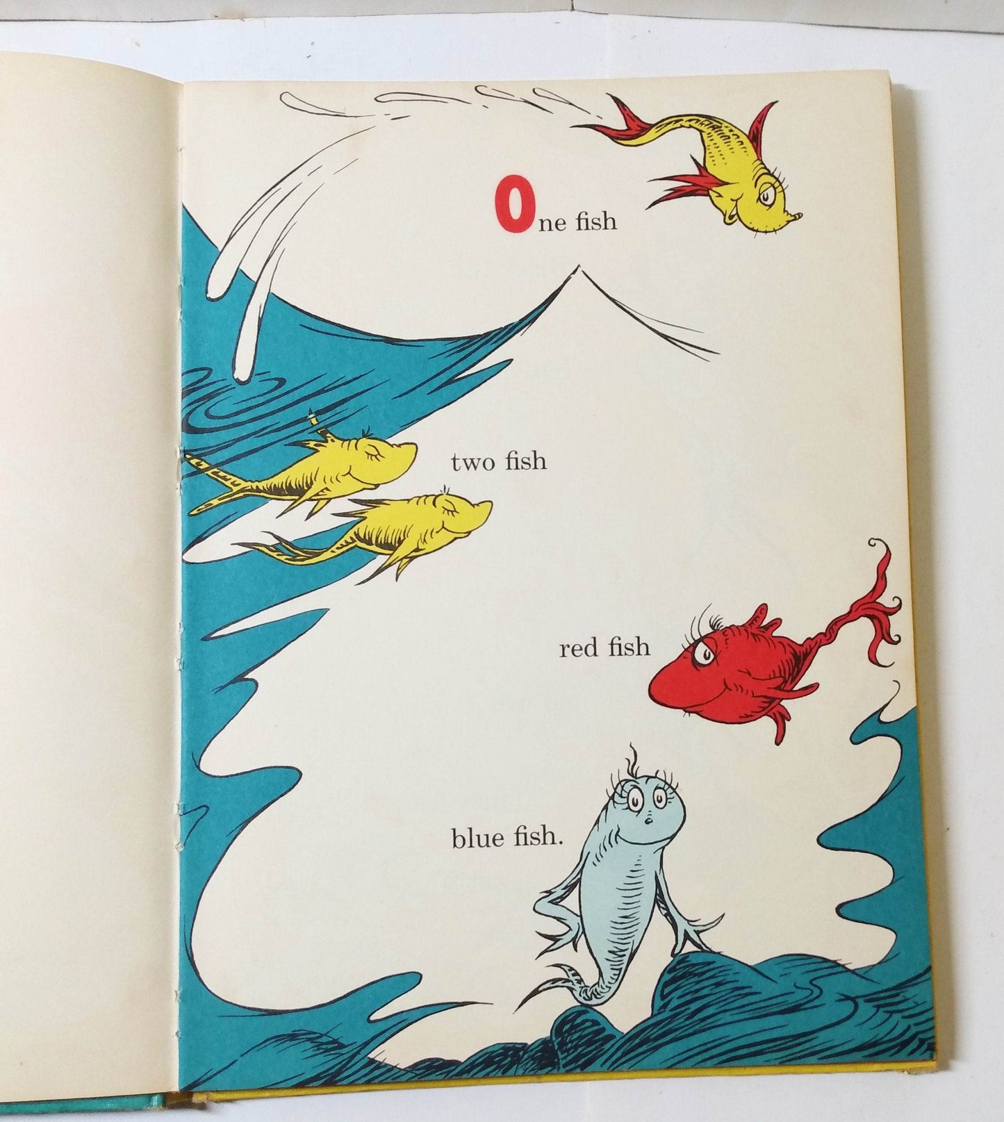 Dr Seuss One Fish Two Fish Red Fish Blue Fish Beginner Books 1960 - TulipStuff