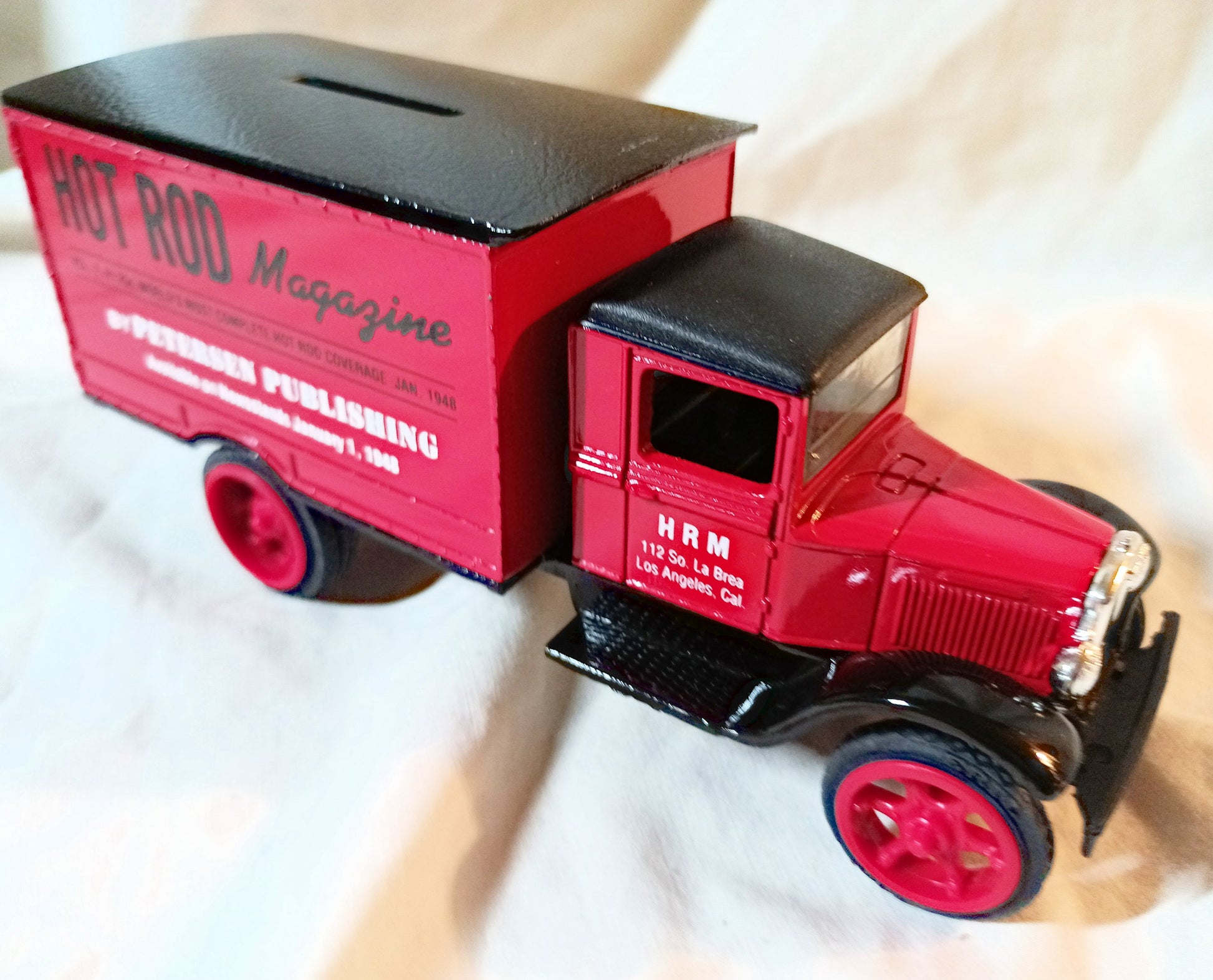 Ertl 9388 Pete Petersen Hot Rod Magazine 1931 Hawkeye Truck Bank w/Key - TulipStuff