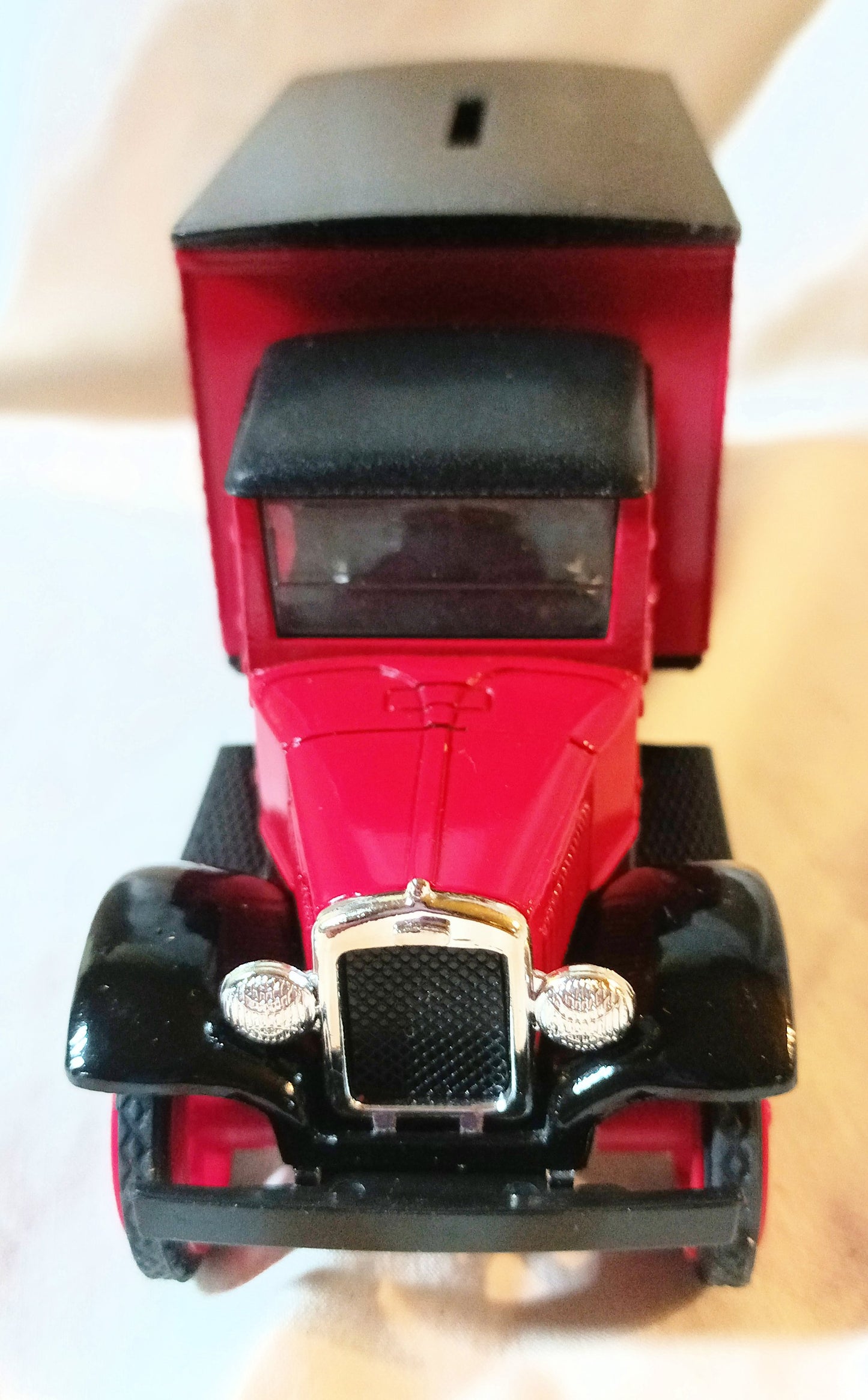 Ertl 9388 Pete Petersen Hot Rod Magazine 1931 Hawkeye Truck Bank w/Key - TulipStuff