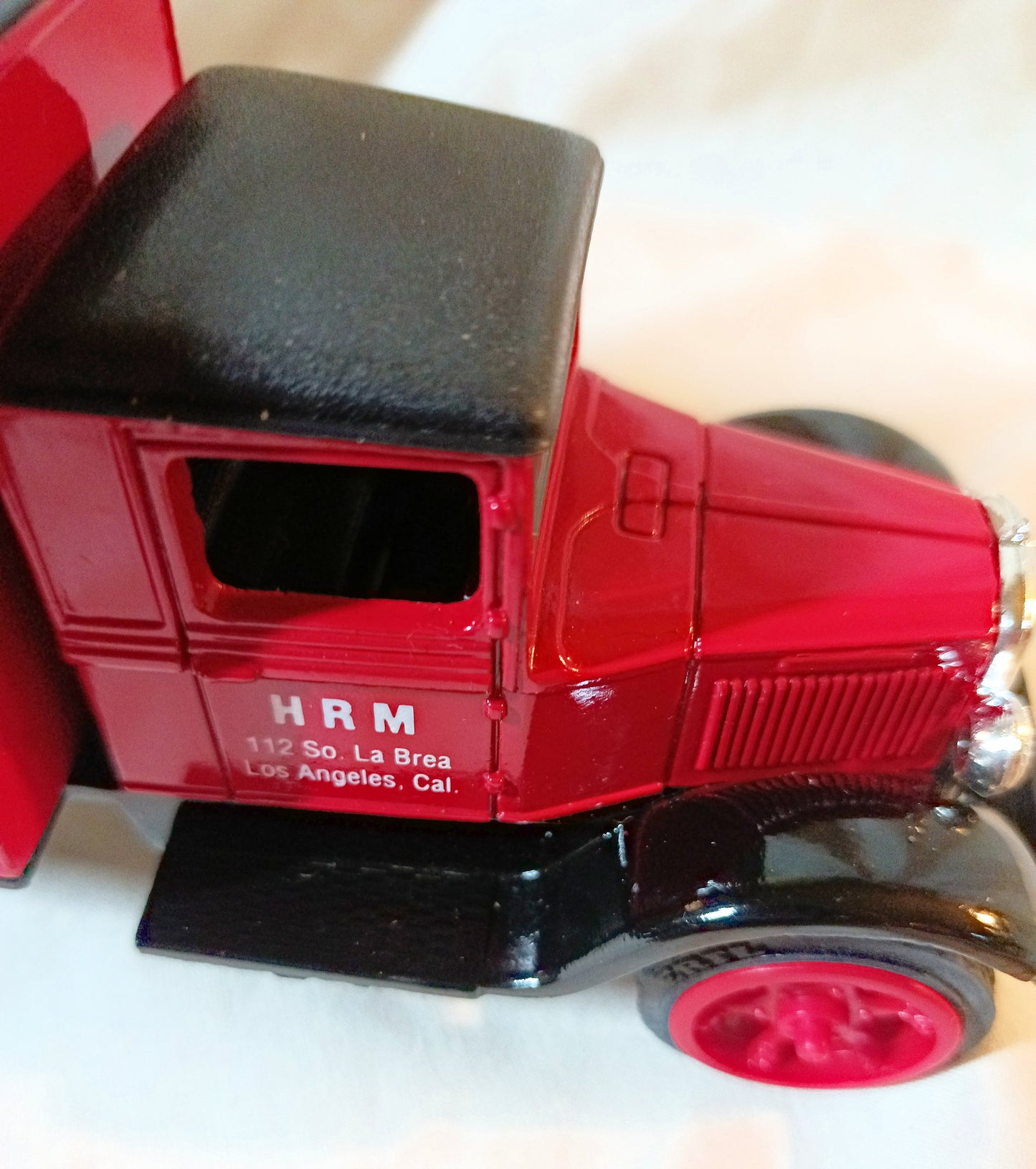 Ertl 9388 Pete Petersen Hot Rod Magazine 1931 Hawkeye Truck Bank w/Key - TulipStuff