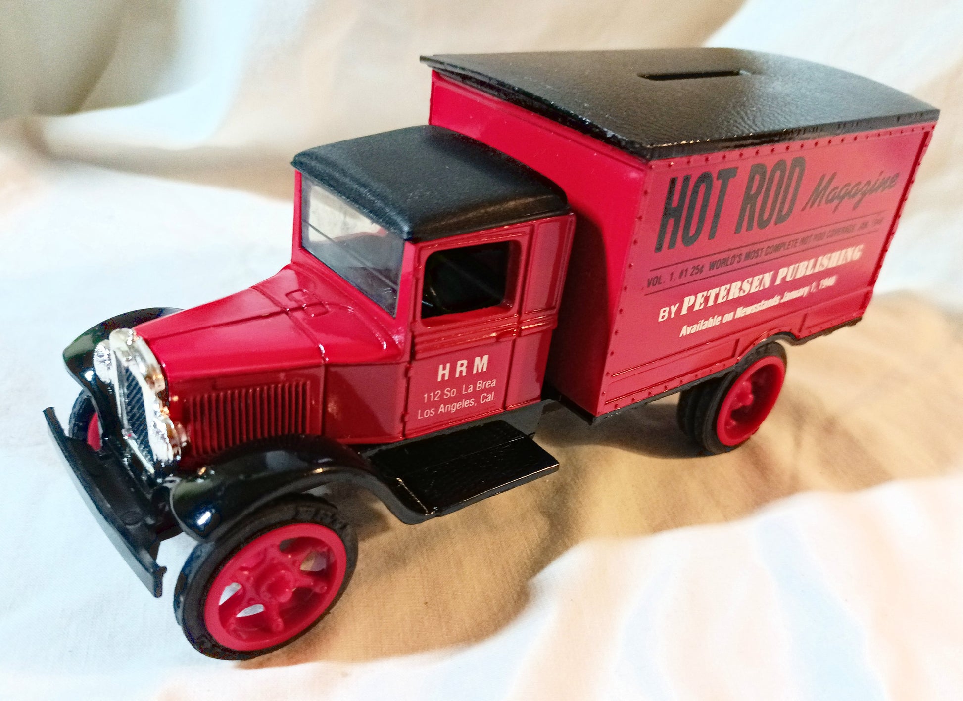 Ertl 9388 Pete Petersen Hot Rod Magazine 1931 Hawkeye Truck Bank w/Key - TulipStuff