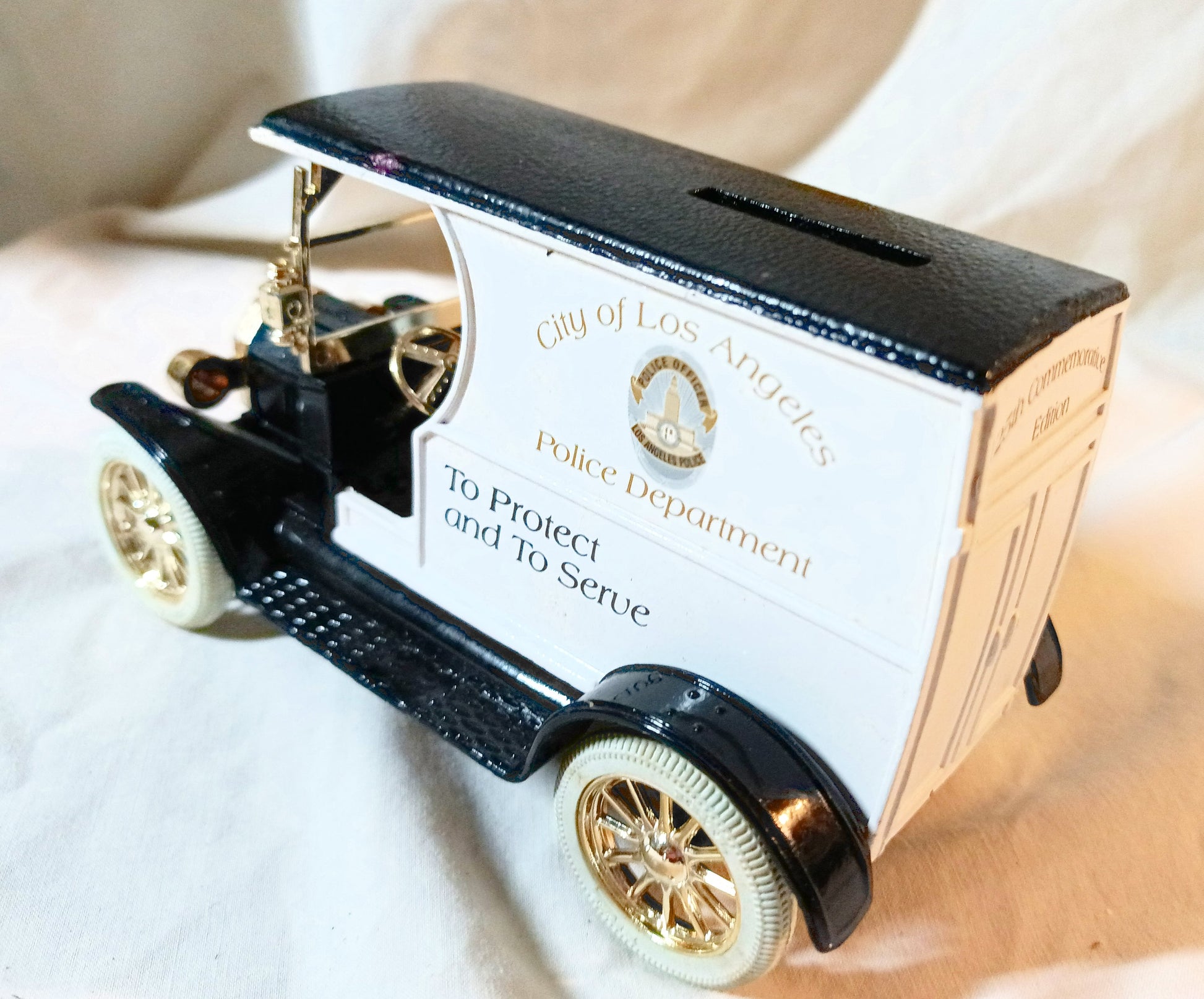 Ertl Los Angeles Police Dept 1912 Ford Model T Truck Bank w/Key 1:25 - TulipStuff