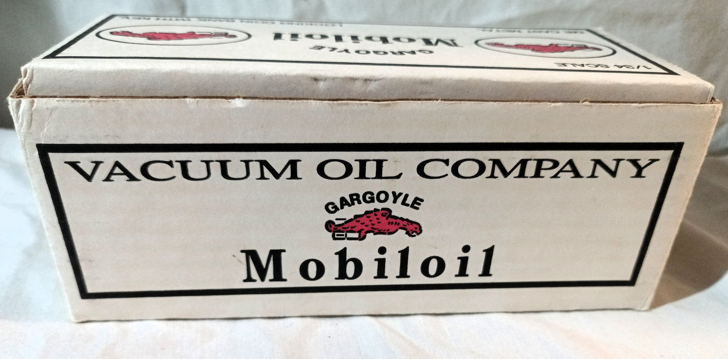 Ertl 9718 Mobiloil Gargoyle 1931 Hawkeye Crate Bank w/Key 1:34 1991 USA - TulipStuff