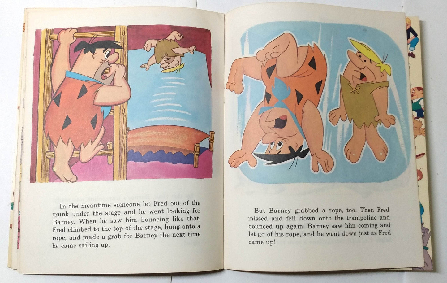 Fred Flintstone And The Snallygaster Show Hanna-Barbera Durabook 1972 - TulipStuff