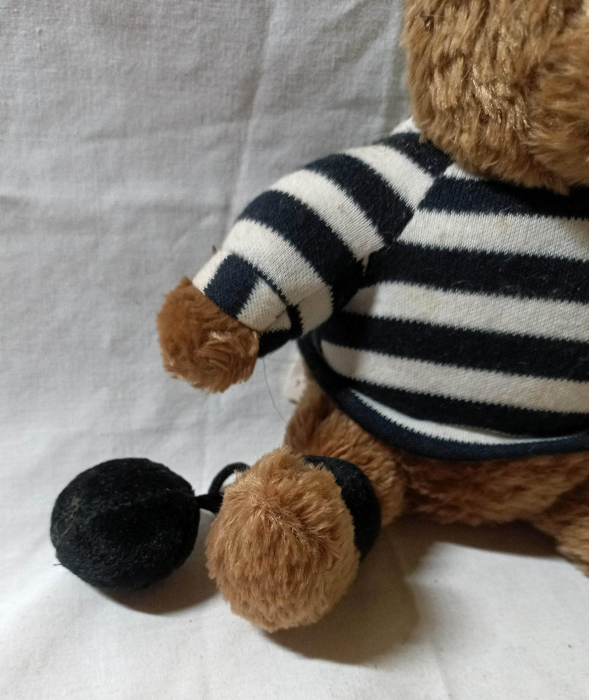 Galerie Prisoner Of Love Ball And Chain Stuffed Teddy Bear 2002 - TulipStuff