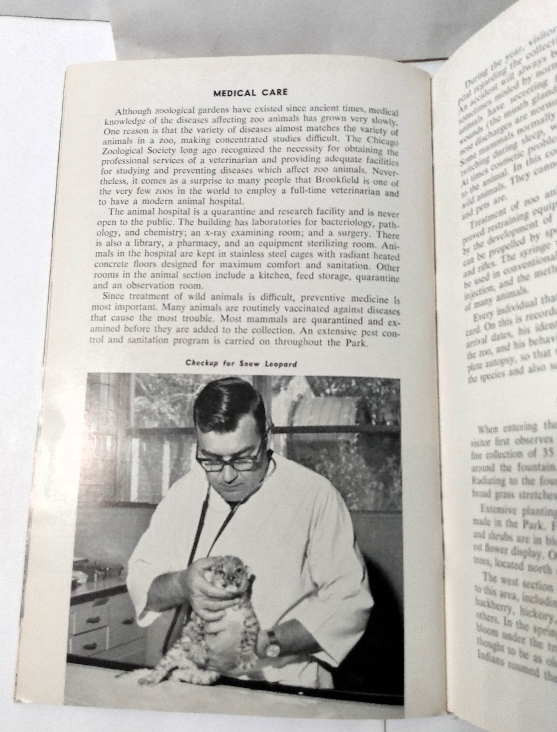 Brookfield Zoo Official Guide Book Chicago Zoological Park 1968 - TulipStuff