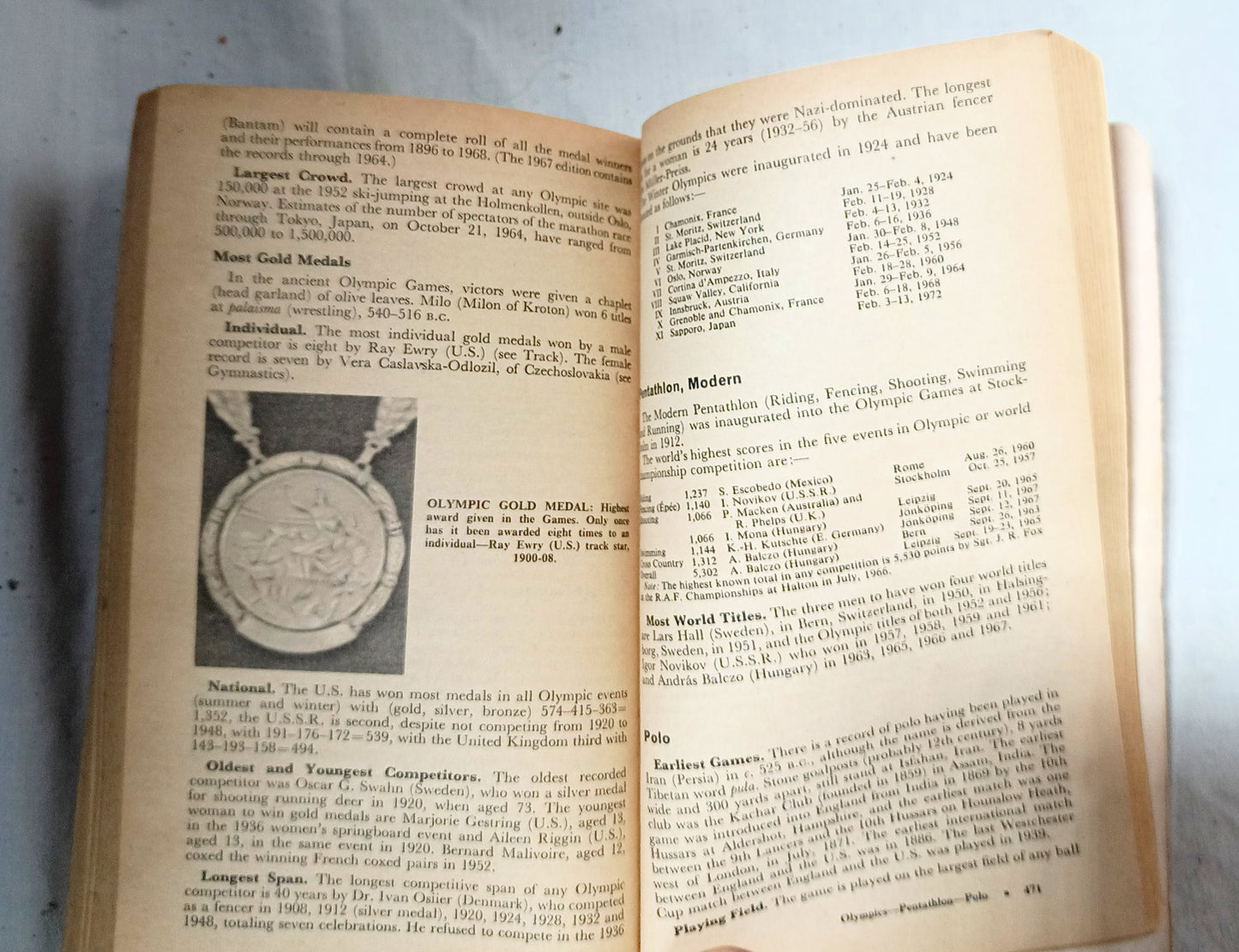 Guinness Book Of World Records 9th Edition Bantam 1970 - TulipStuff
