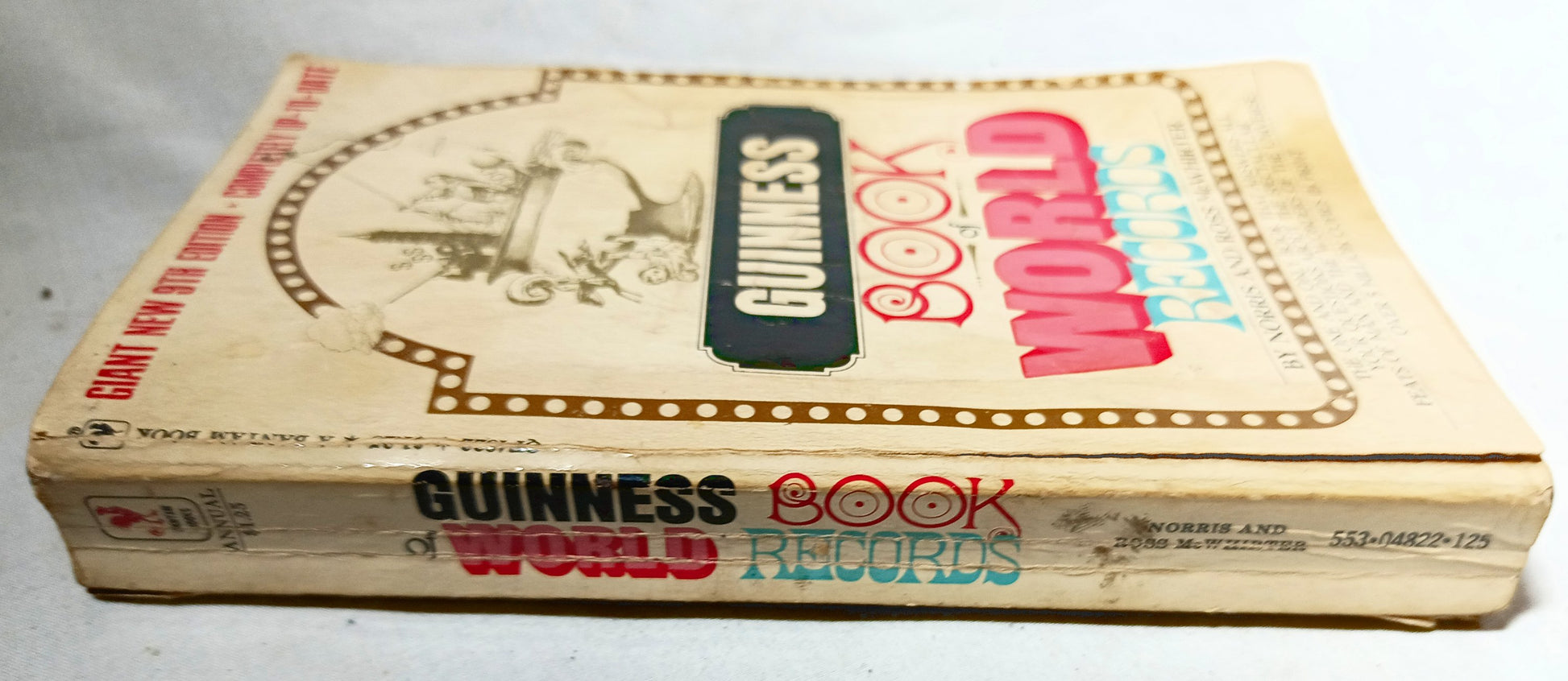 Guinness Book Of World Records 9th Edition Bantam 1970 - TulipStuff