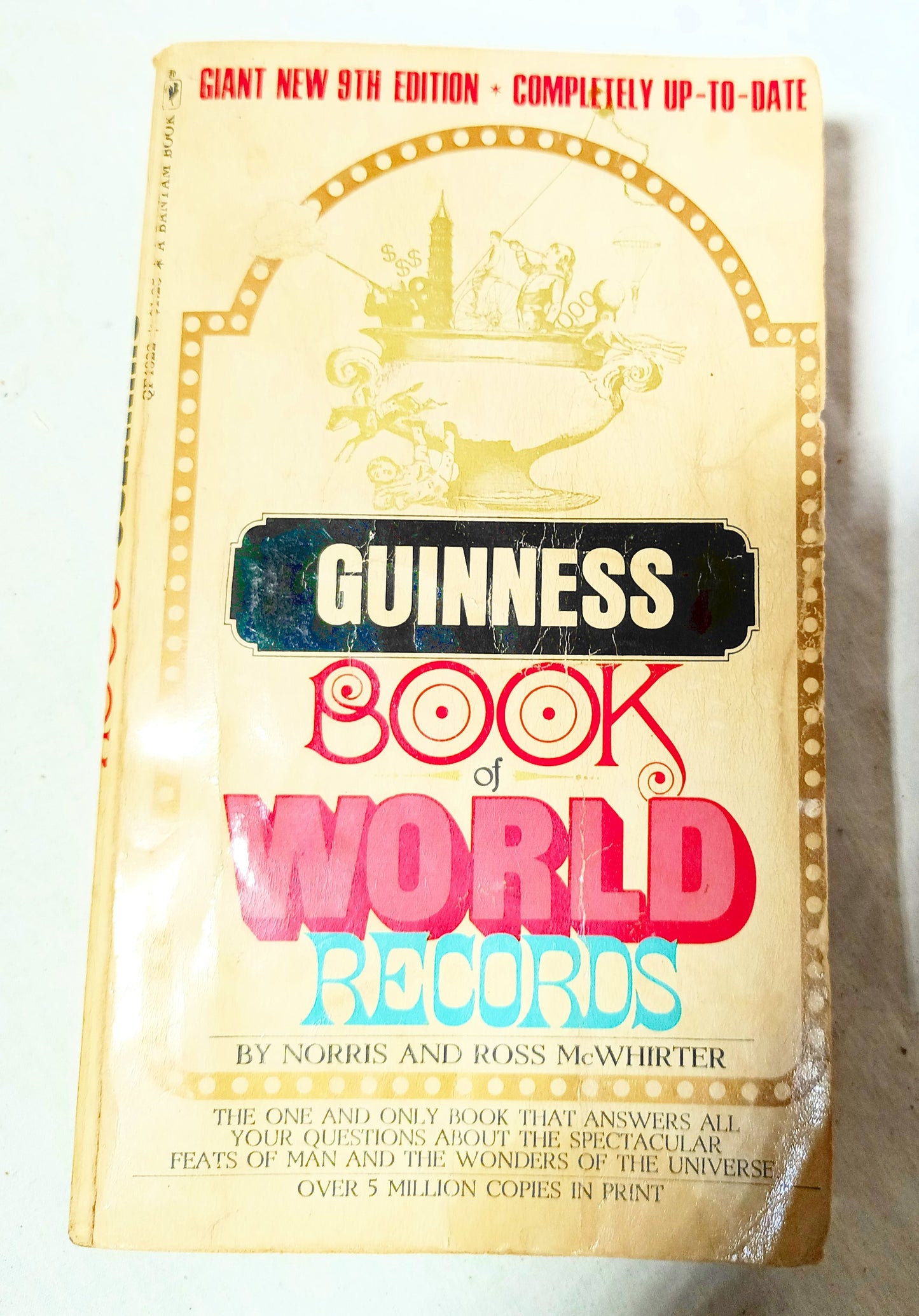 Guinness Book Of World Records 9th Edition Bantam 1970 - TulipStuff