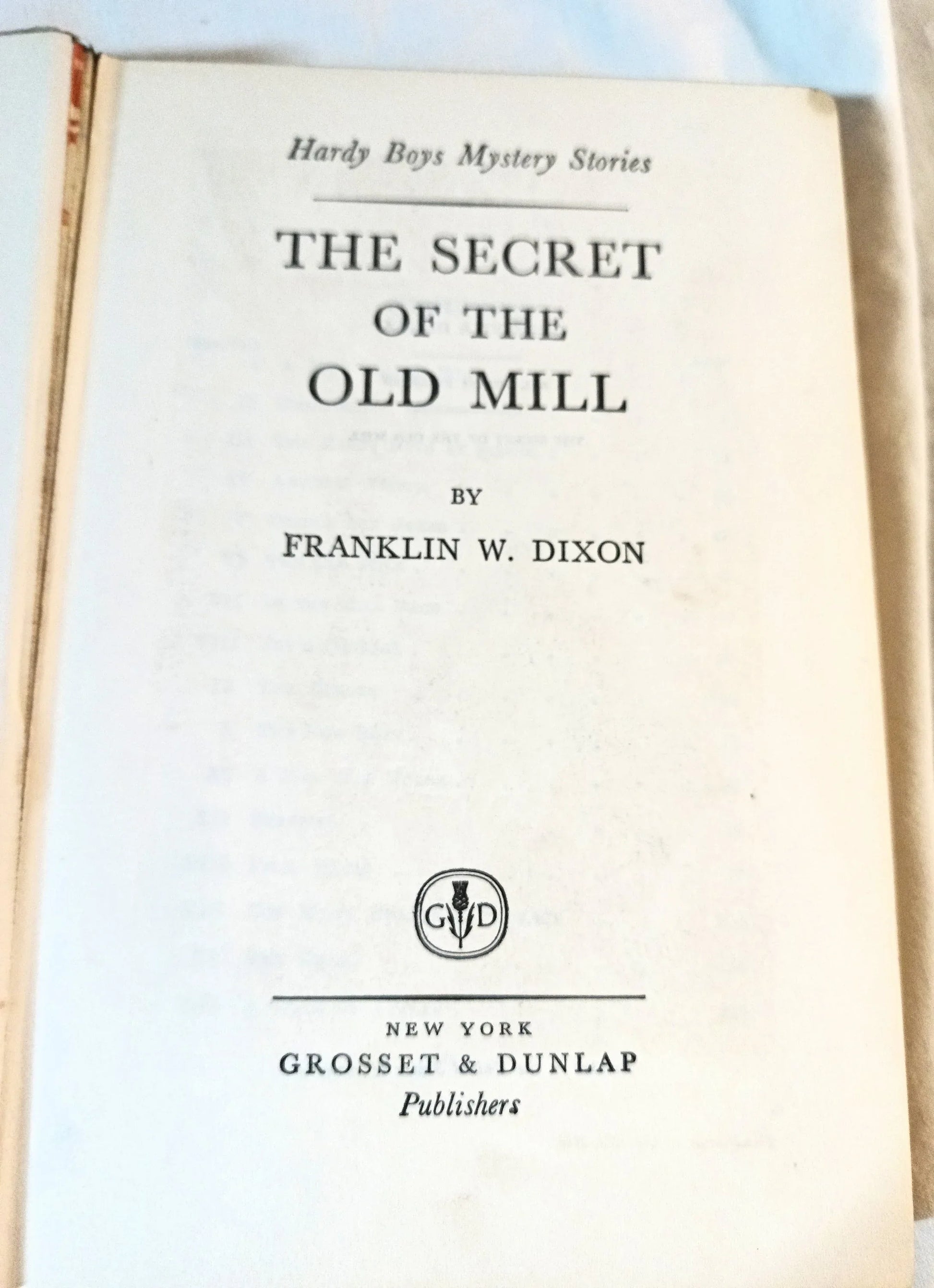 The Hardy Boys The Secret of the Old Mill Franklin W Dixon 1952 - TulipStuff