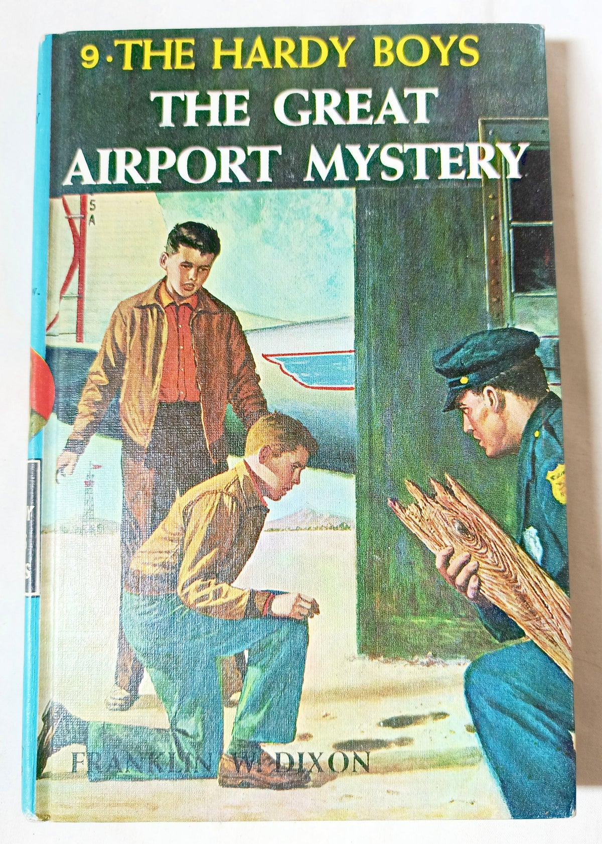 The Hardy Boys #9 The Great Airport Mystery Franklin W Dixon 1976 - TulipStuff