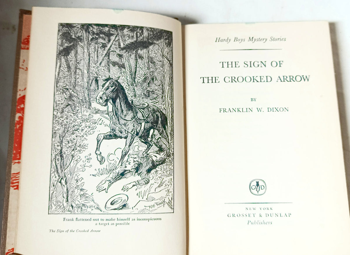 The Hardy Boys #28 The Sign Of The Crooked Arrow Franklin W Dixon 1950 - TulipStuff