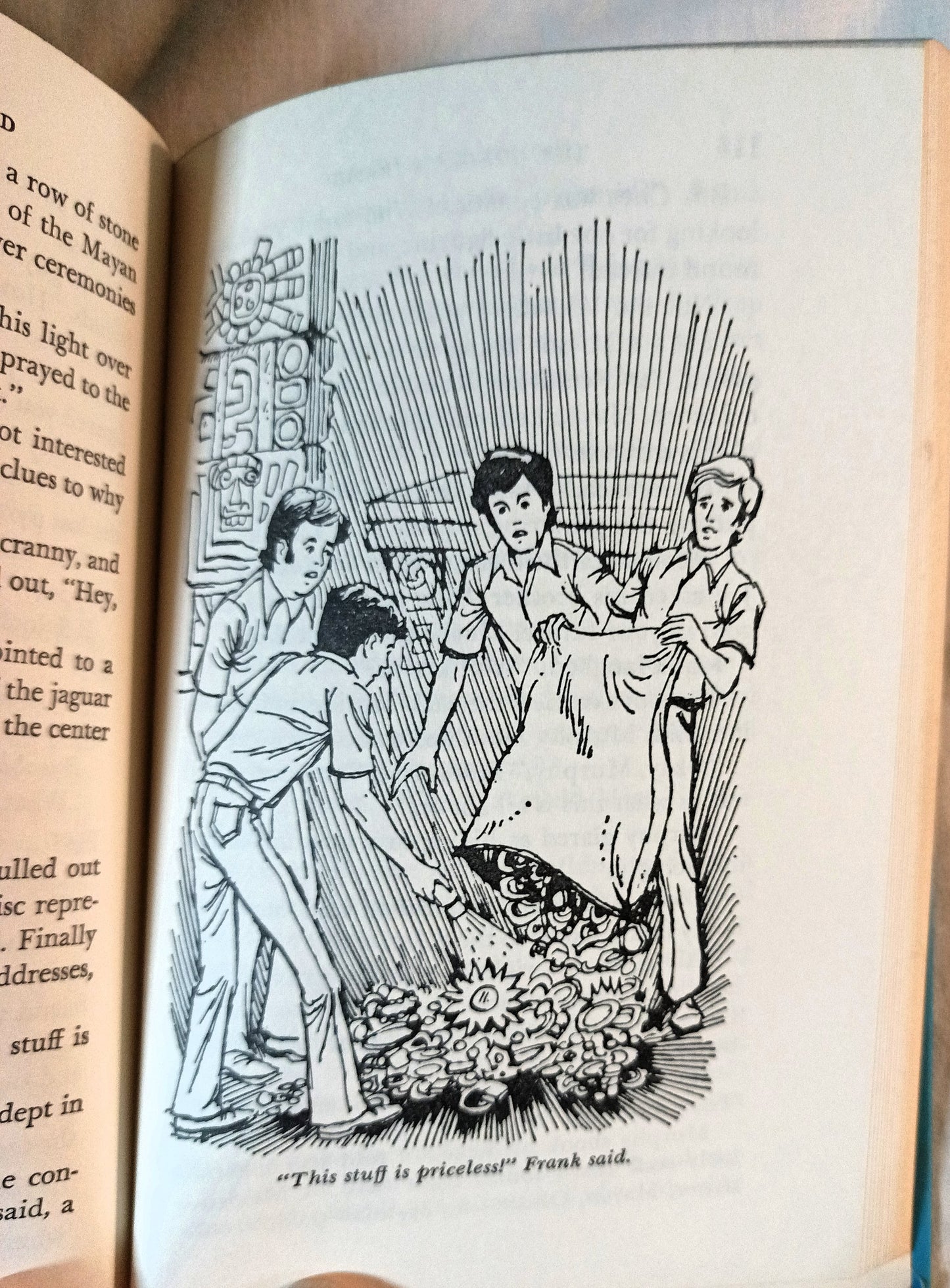 The Hardy Boys Mystery #56 The Jungle Pyramid Franklin W Dixon 1977 - TulipStuff