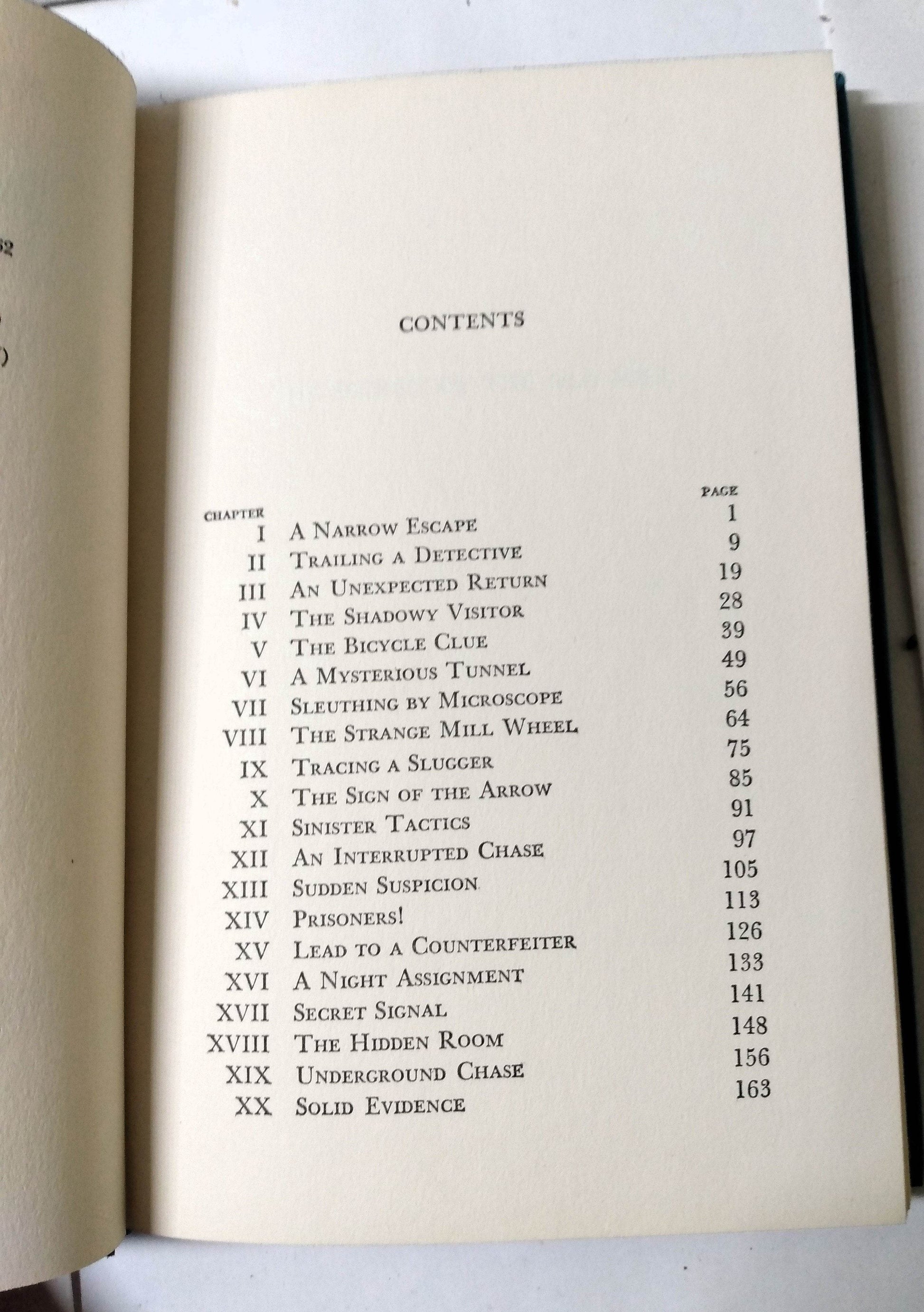 Hardy Boys Mystery Stories The Secret of the Old Mill Franklin W Dixon 1962 - TulipStuff