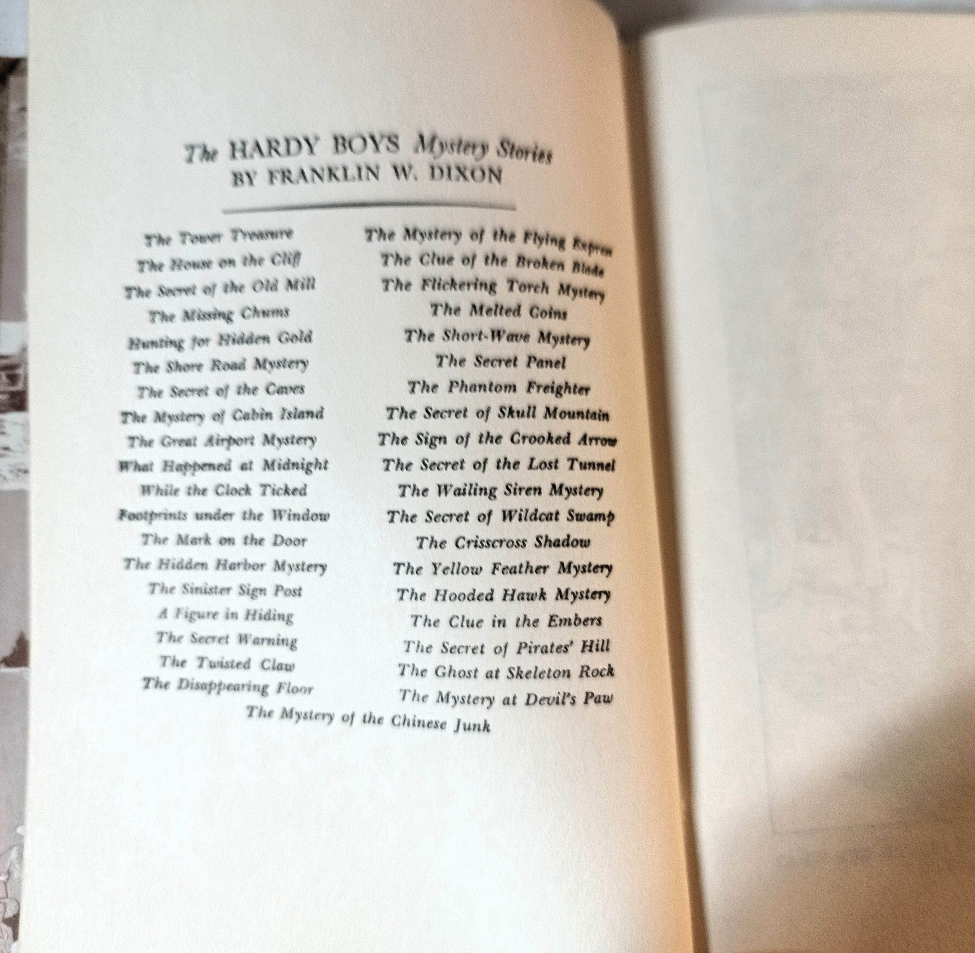 The Hardy Boys The Shore Road Mystery Franklin W Dixon 1957 - TulipStuff