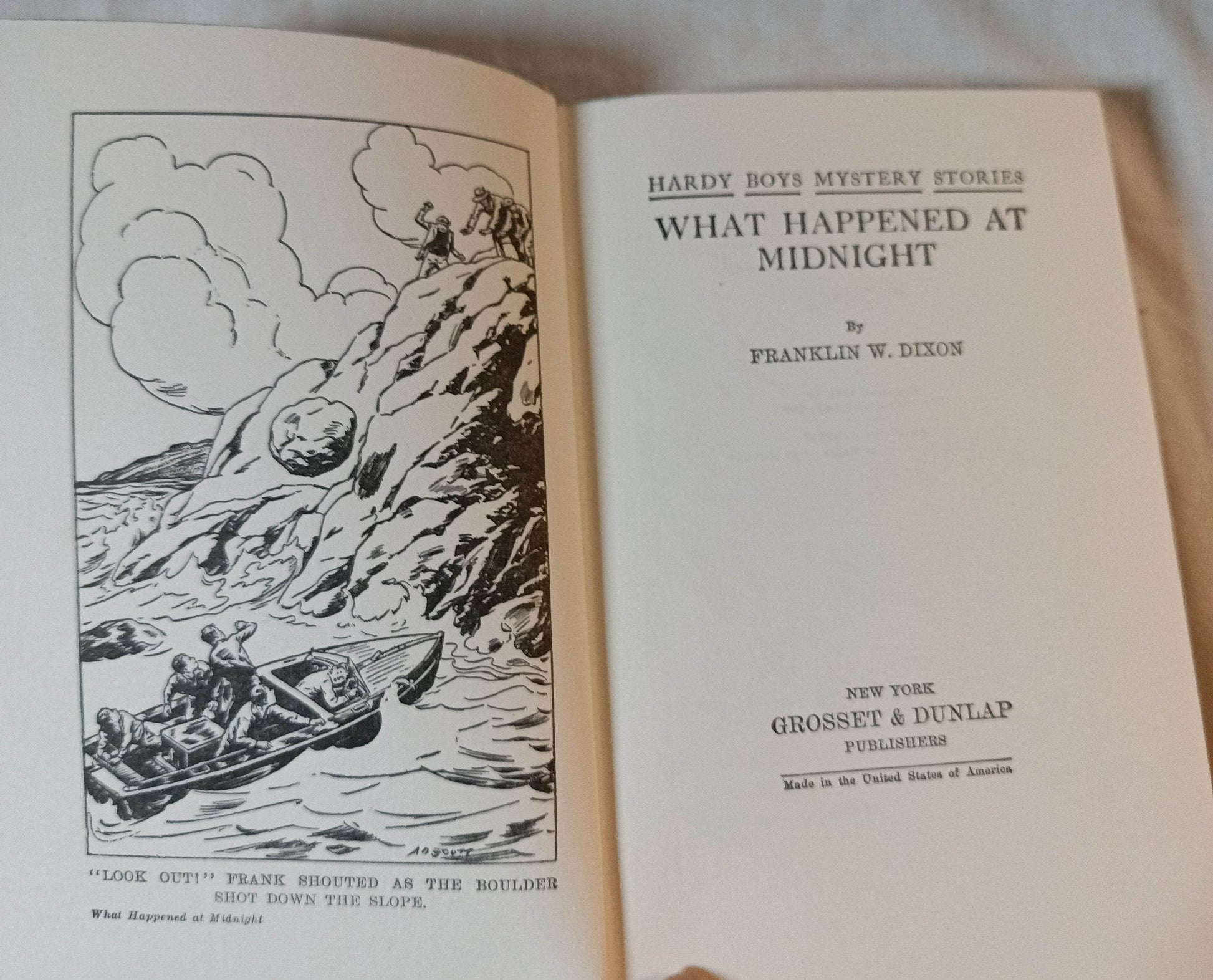 The Hardy Boys What Happened At Midnight Franklin W Dixon 1957 - TulipStuff