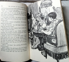 Load image into Gallery viewer, Alfred Hitchcock And The Three Investigators The Mystery Of The Talking Skull - TulipStuff
