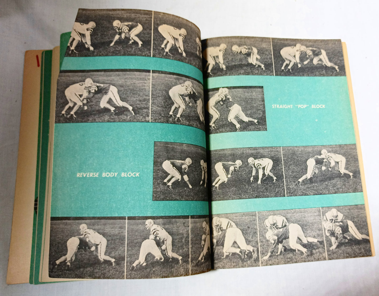 How To Star In Football Herman Masin Scholastic Paperback 1966 - TulipStuff