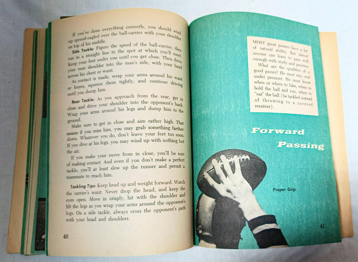 How To Star In Football Herman Masin Scholastic Paperback 1966 - TulipStuff