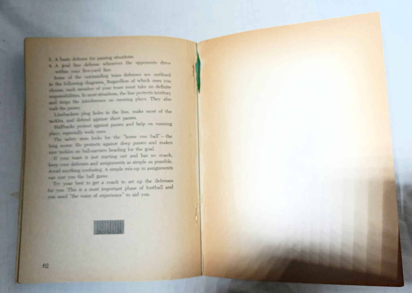 How To Star In Football Herman Masin Scholastic Paperback 1966 - TulipStuff