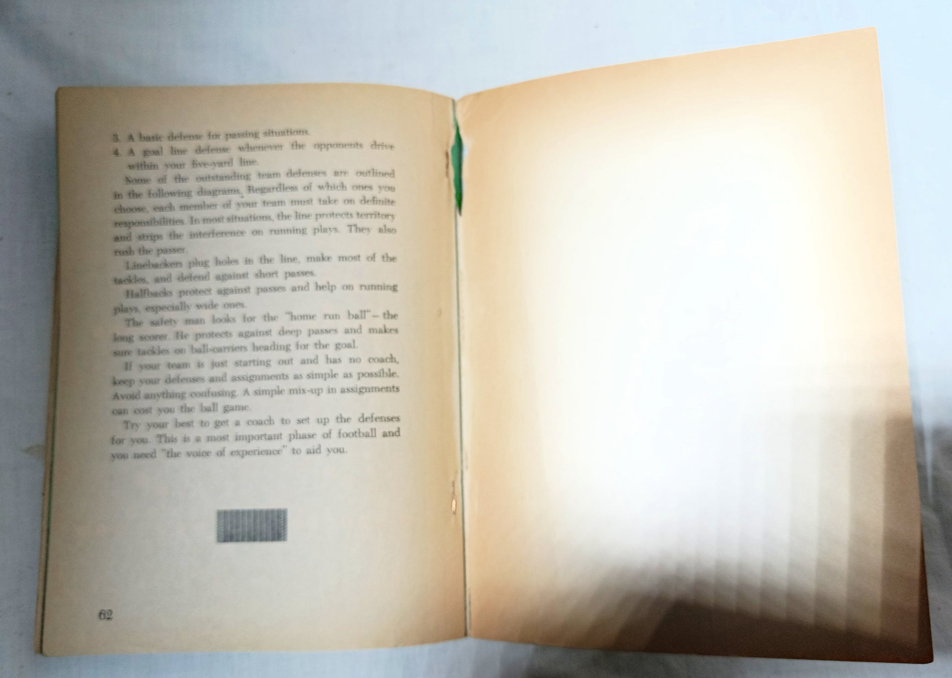 How To Star In Football Herman Masin Scholastic Paperback 1966 - TulipStuff