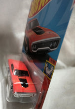 Load image into Gallery viewer, Hot Wheels 2023 Muscle Mania &#39;71 Plymouth GTX Orange - TulipStuff
