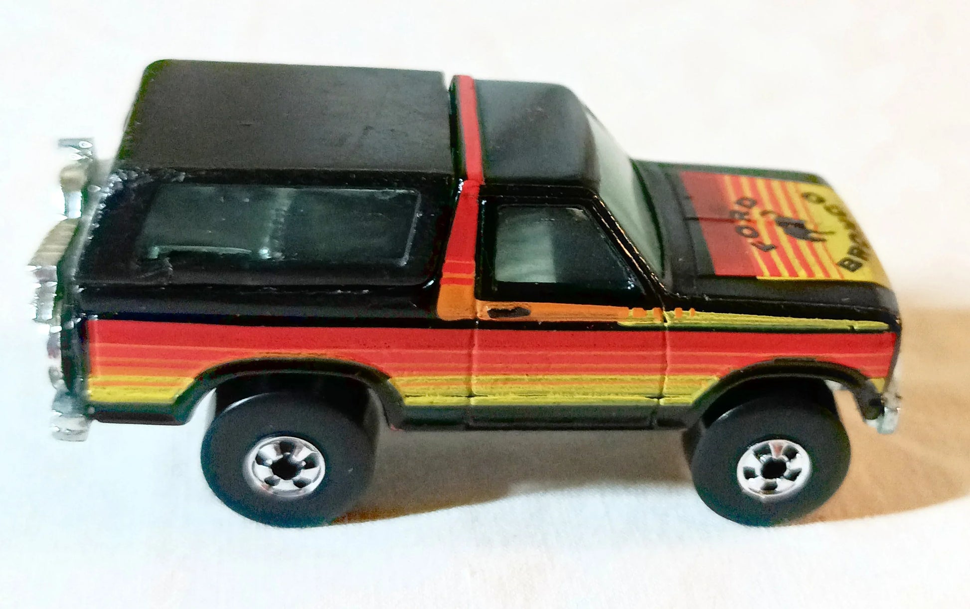 Hot Wheels #1690 Ford Bronco 4-Wheeler SUV Hong Kong 1981 - TulipStuff