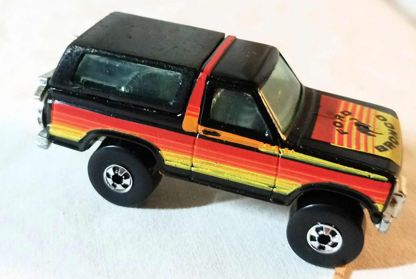 Hot Wheels #1690 Ford Bronco 4-Wheeler SUV Hong Kong 1981 - TulipStuff