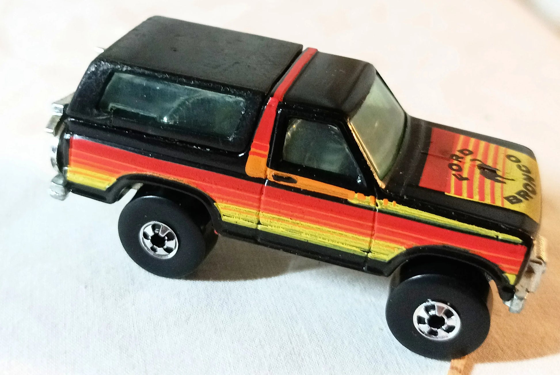 Hot Wheels #1690 Ford Bronco 4-Wheeler SUV Hong Kong 1981 - TulipStuff