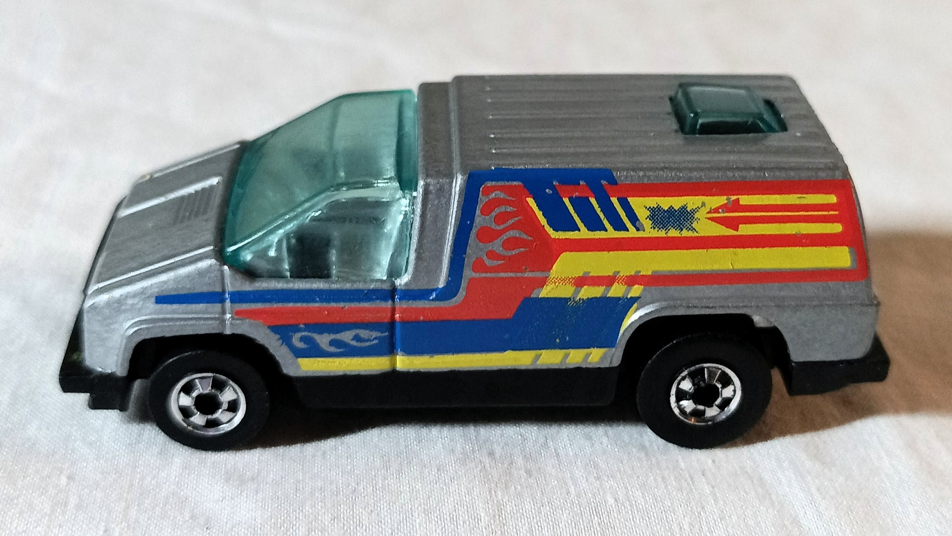 Hot Wheels 2510 Inside Story Van Classy Customs Hong Kong 1979 - TulipStuff