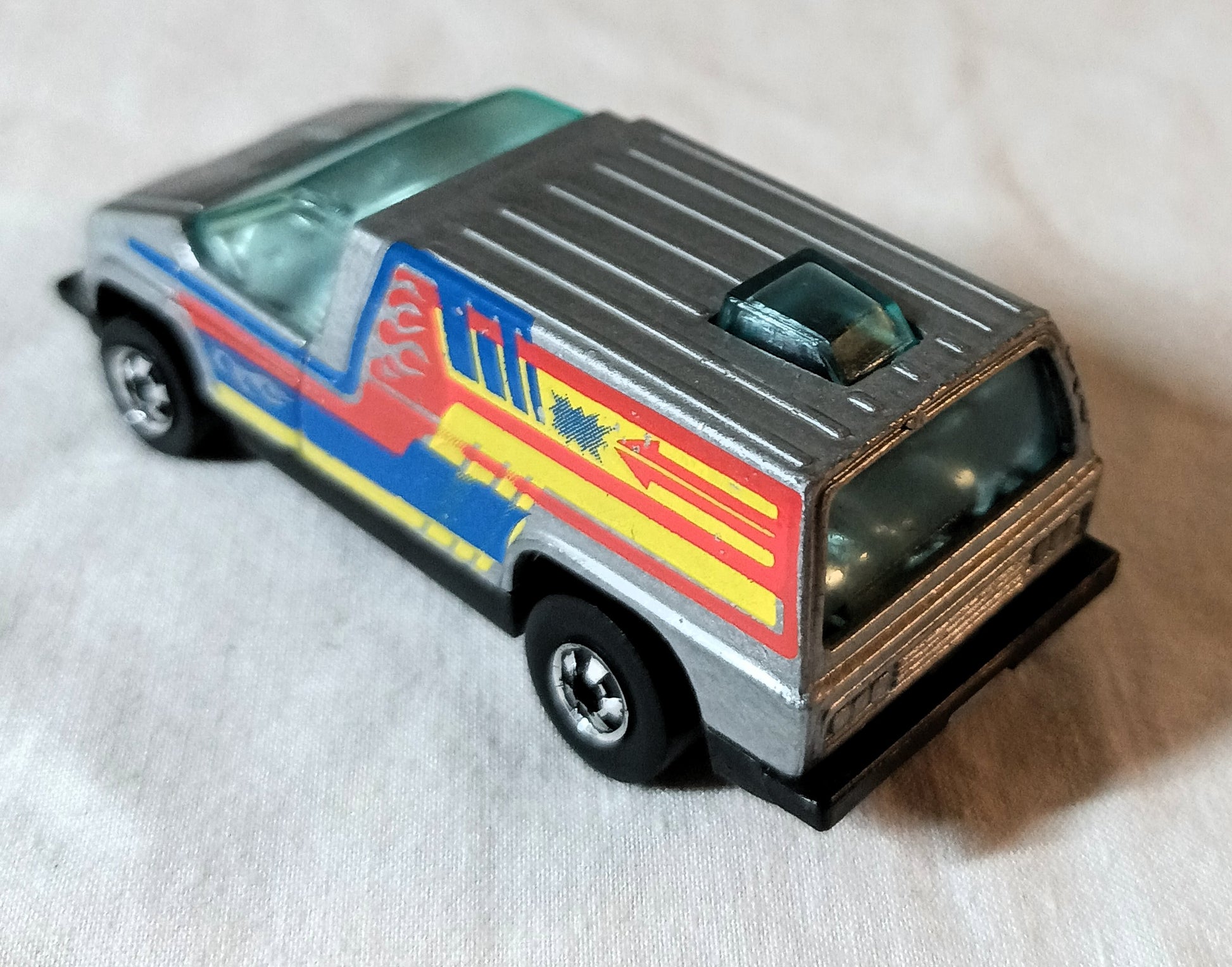 Hot Wheels 2510 Inside Story Van Classy Customs Hong Kong 1979 - TulipStuff