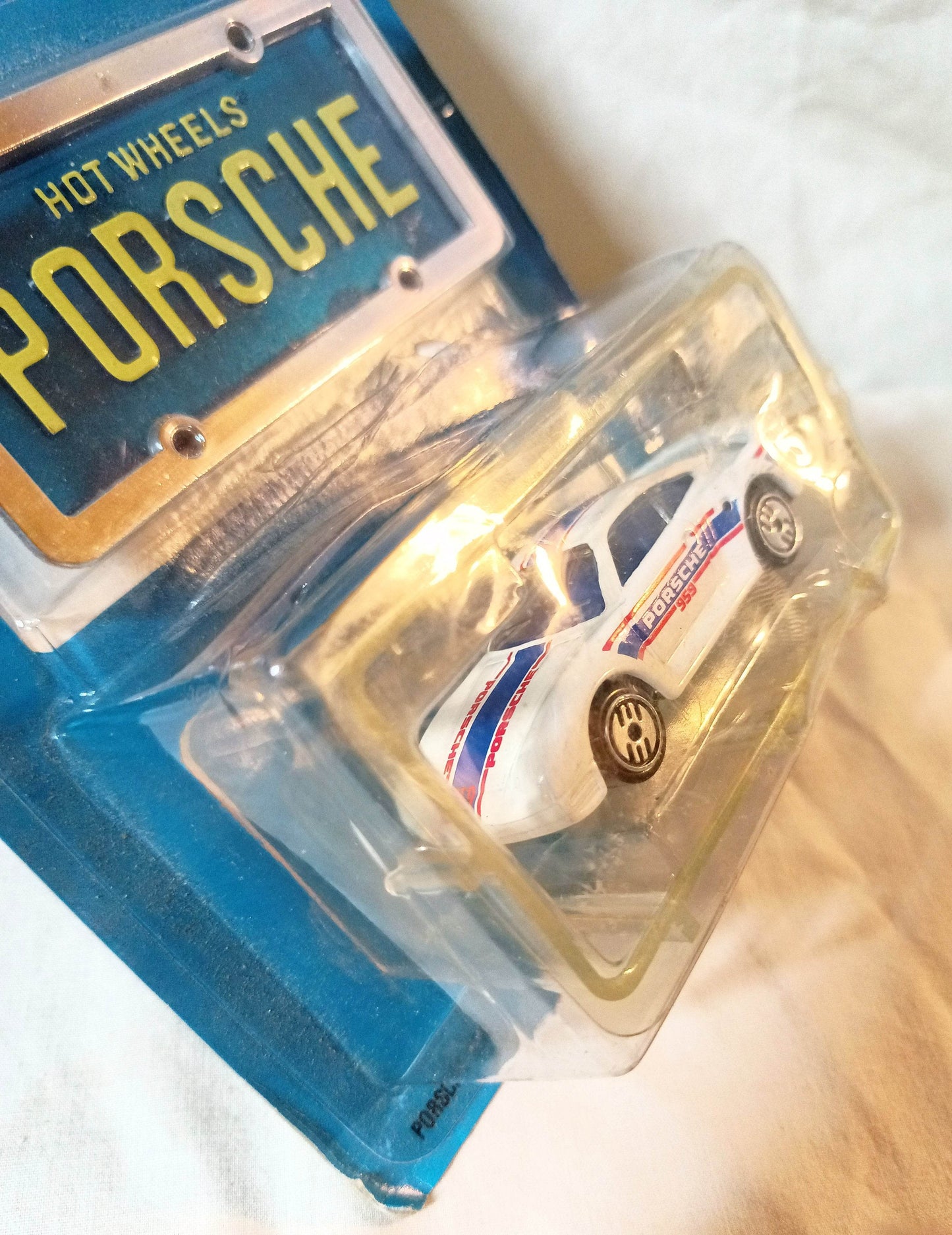 Hot Wheels Park ’n Plates Porsche 959 Blue Interior Clear Windows UH 1989 - TulipStuff