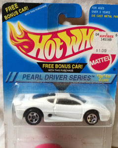 Hot Wheels Pearl Driver Series 2-Pack Jaguar XJ220 VW Bug Wheel Error - TulipStuff