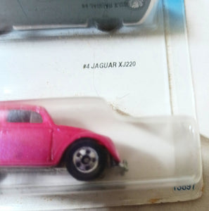 Hot Wheels Pearl Driver Series 2-Pack Jaguar XJ220 VW Bug Wheel Error - TulipStuff