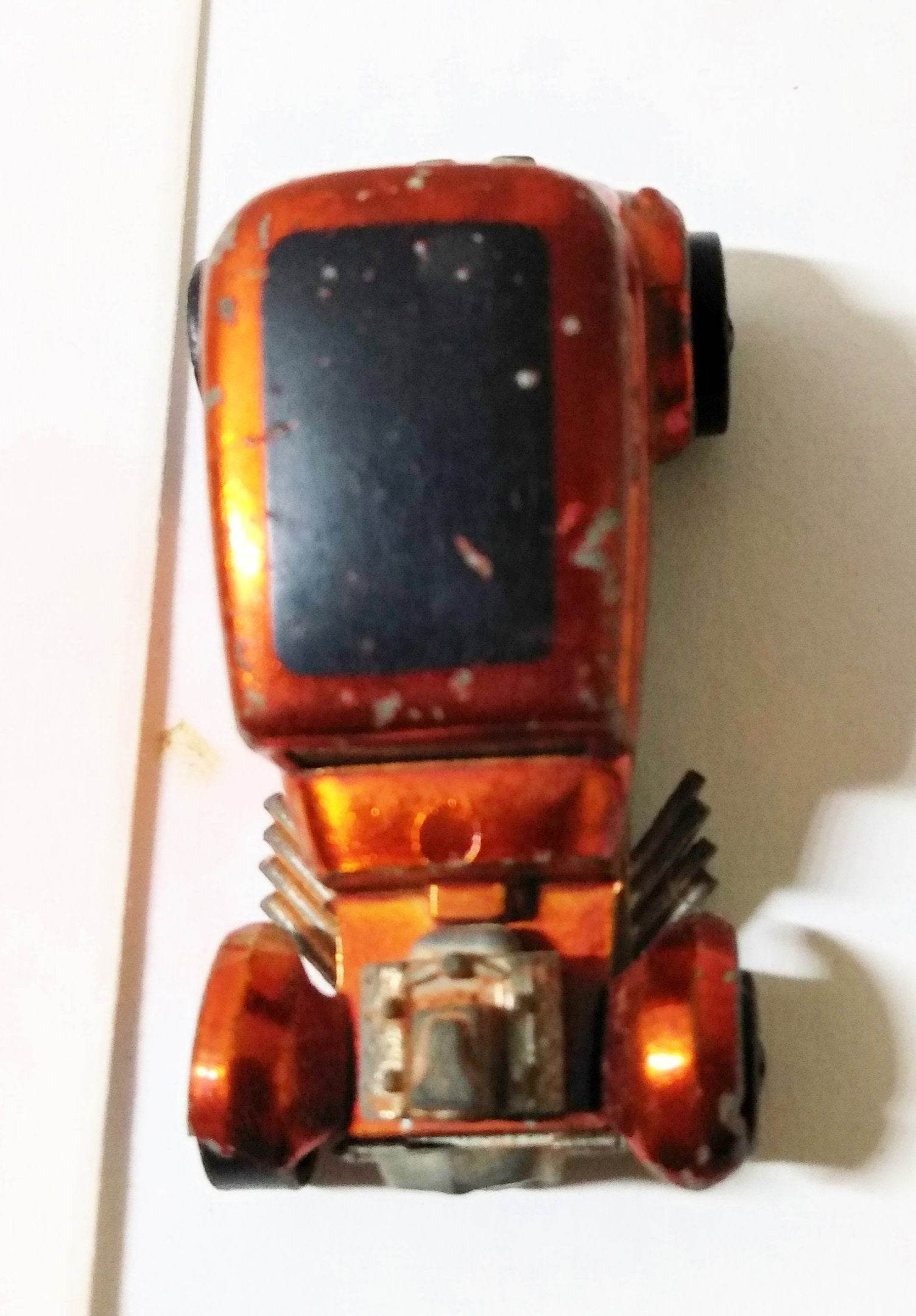 Hot Wheels Redline 6250 Classic '32 Ford Vicky Orange USA 1969 - TulipStuff