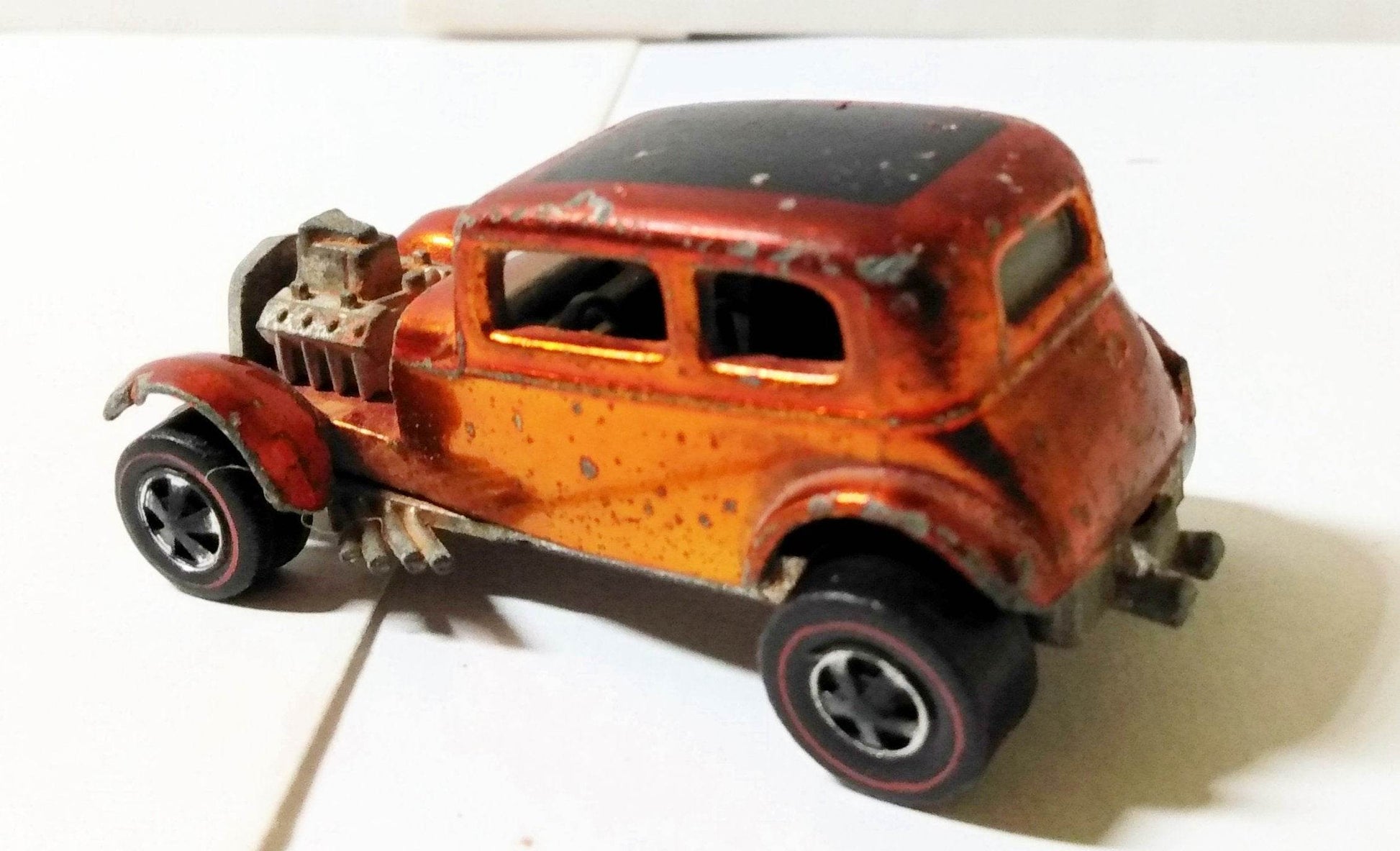 Hot Wheels Redline 6250 Classic '32 Ford Vicky Orange USA 1969 - TulipStuff