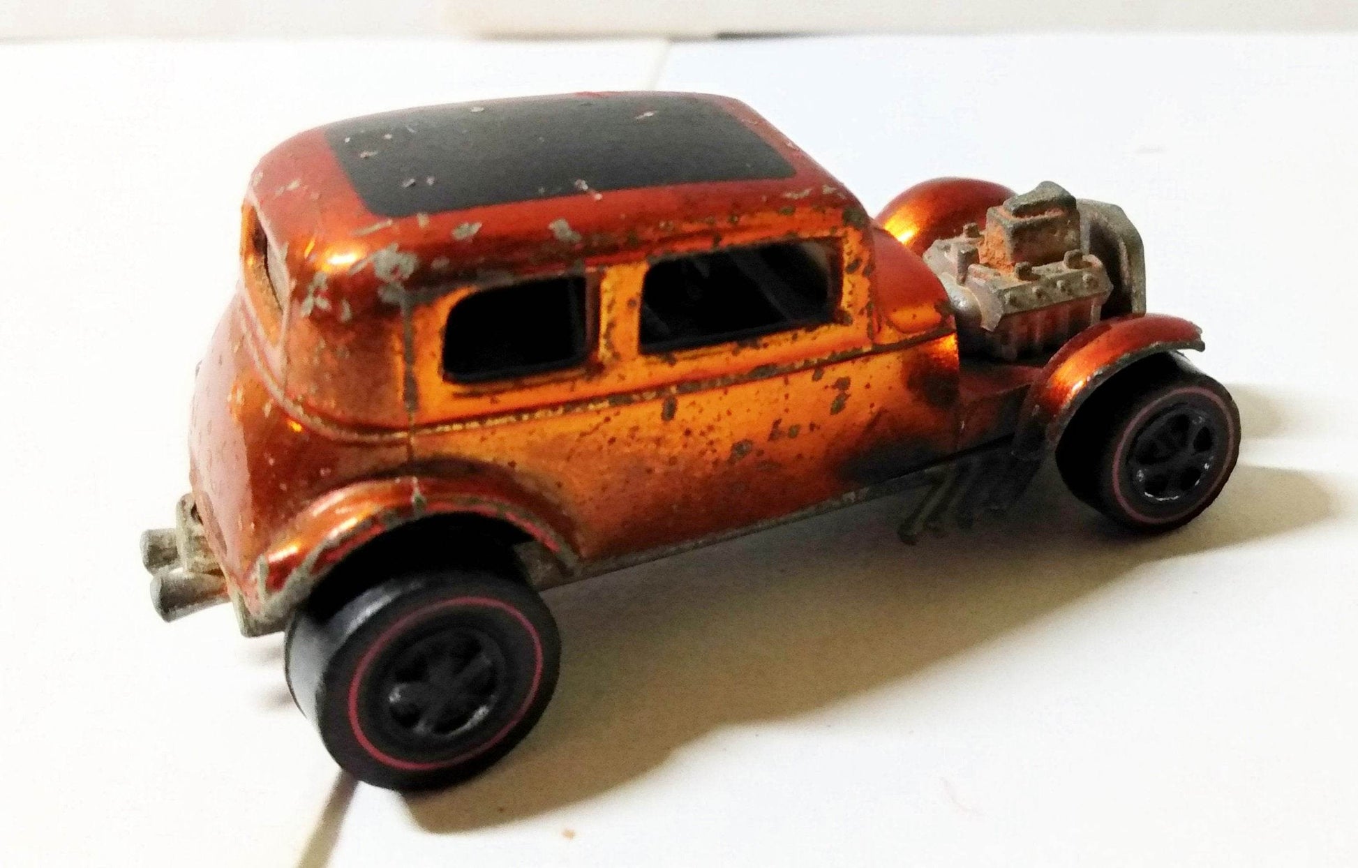 Hot Wheels Redline 6250 Classic '32 Ford Vicky Orange USA 1969 - TulipStuff