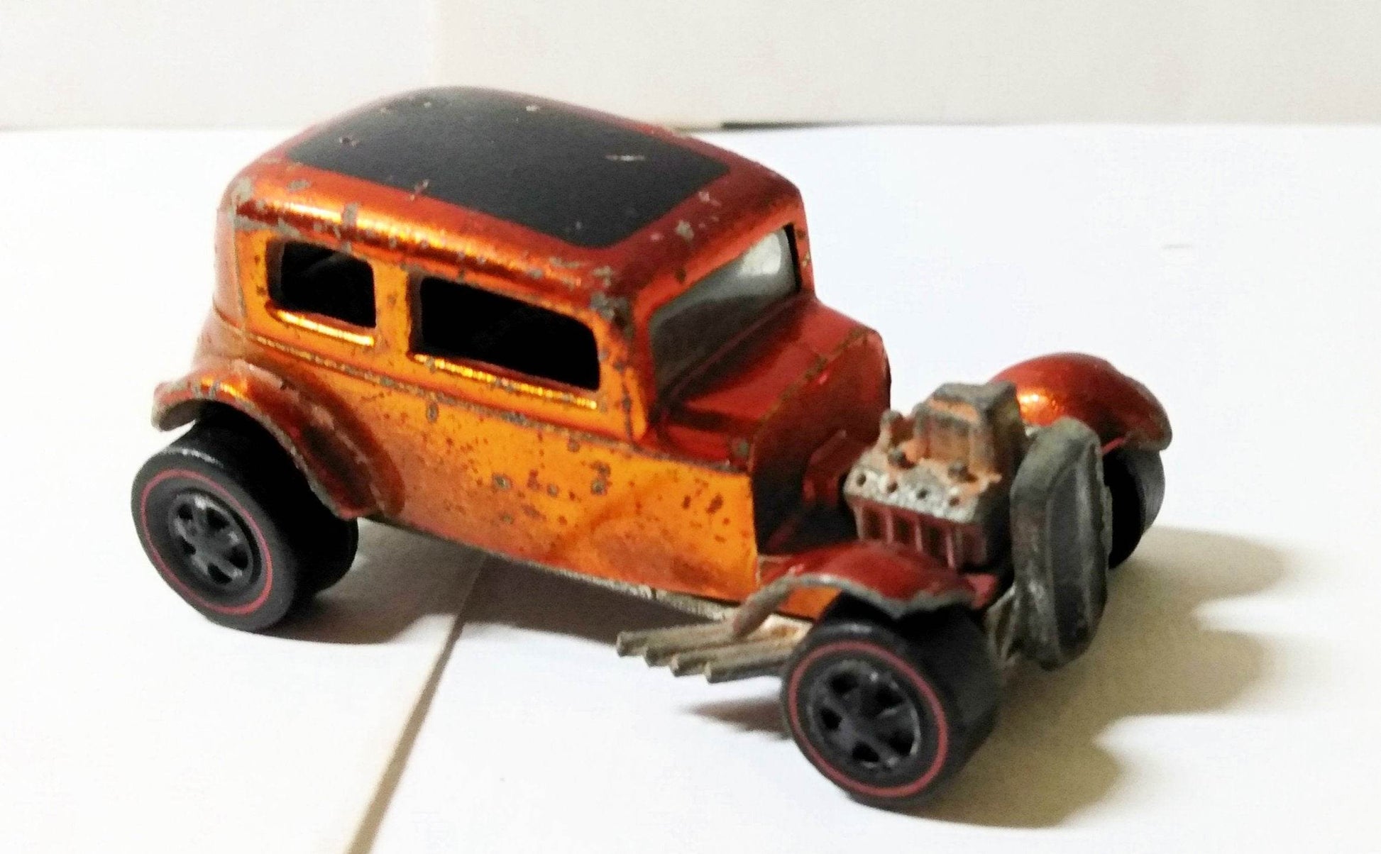Hot Wheels Redline 6250 Classic '32 Ford Vicky Orange USA 1969 - TulipStuff