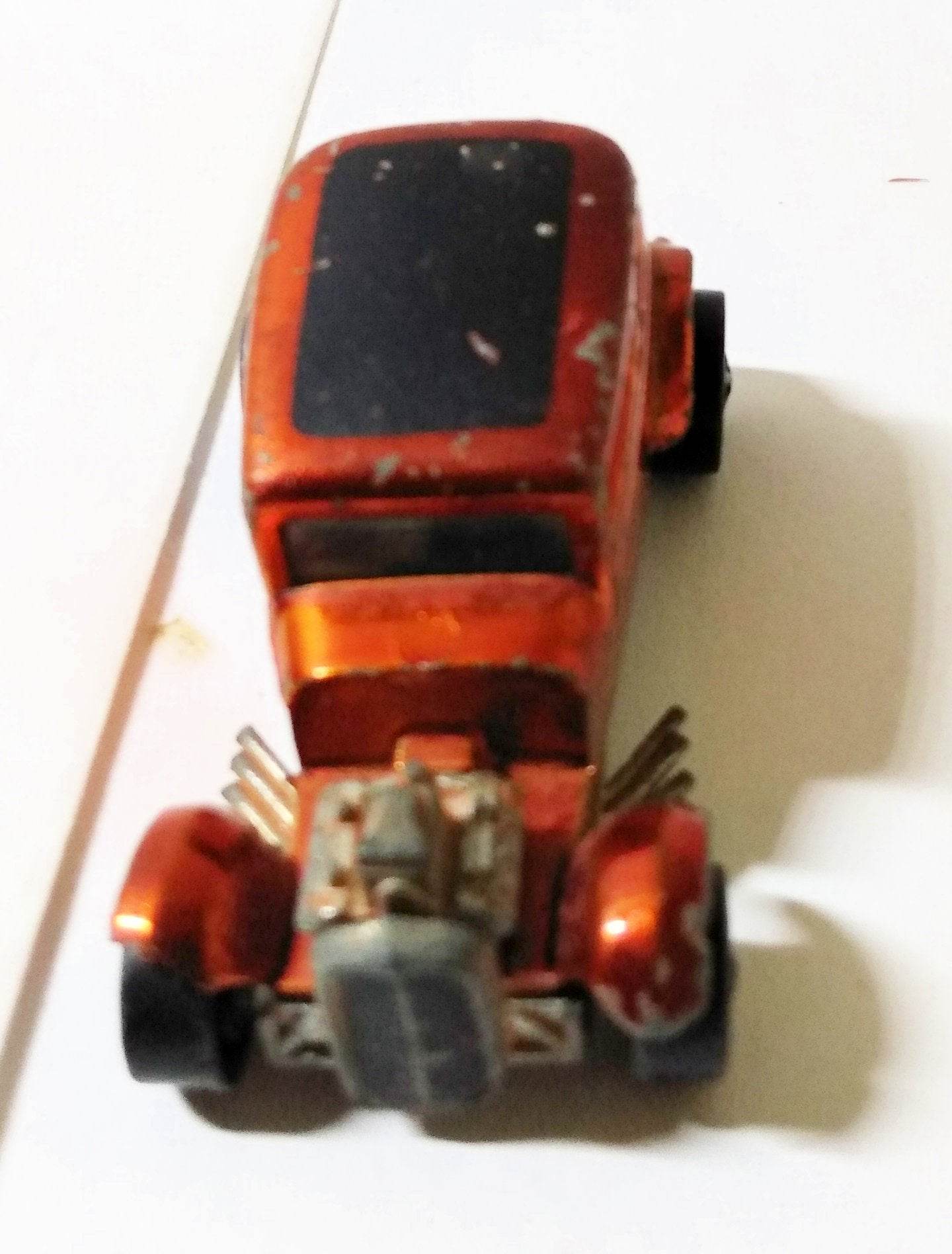 Hot Wheels Redline 6250 Classic '32 Ford Vicky Orange USA 1969 - TulipStuff